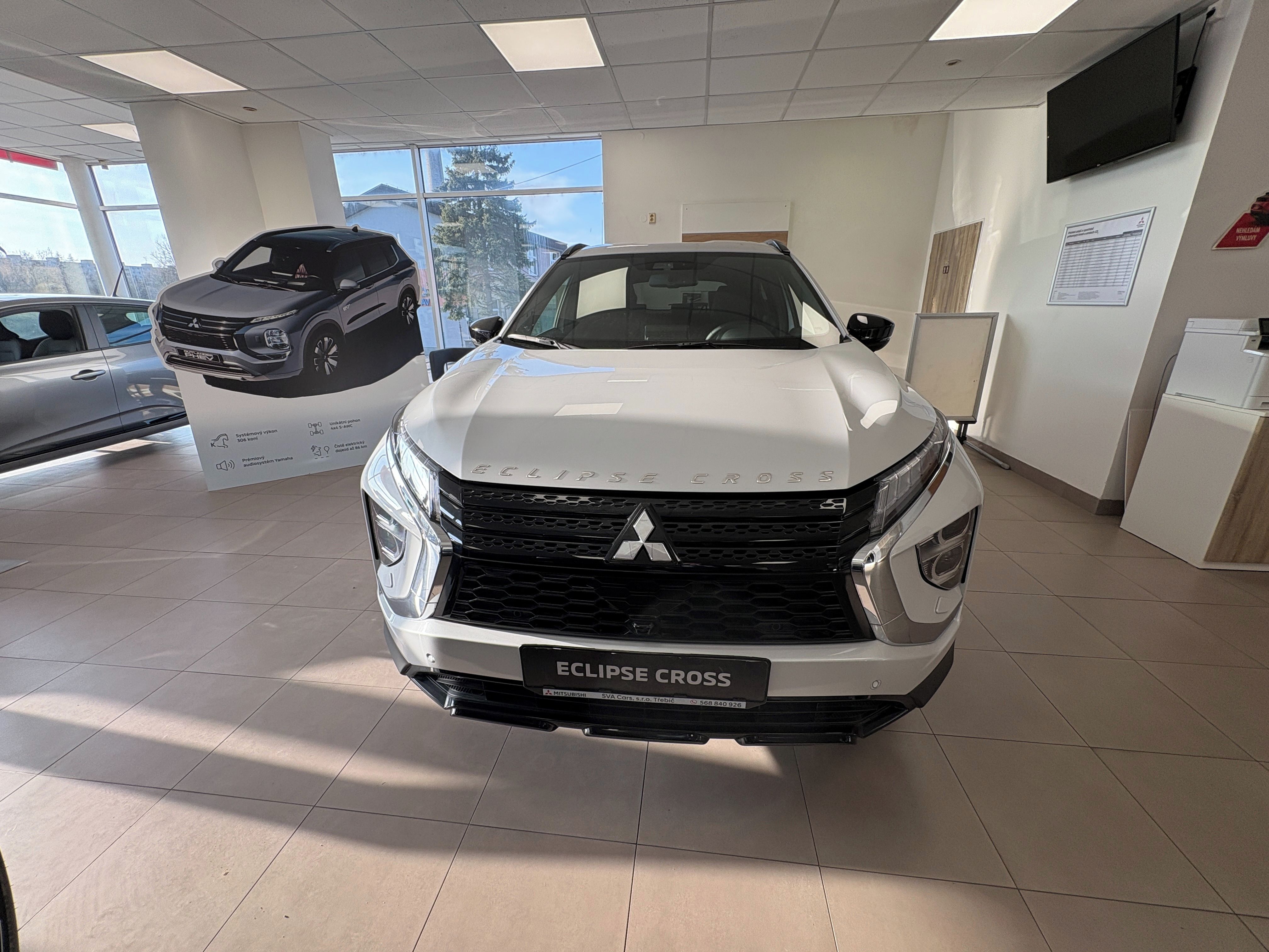 Mitsubishi Eclipse Cross, BLACK EDITION PHEV 2,4INTENSE+ - fotka 2
