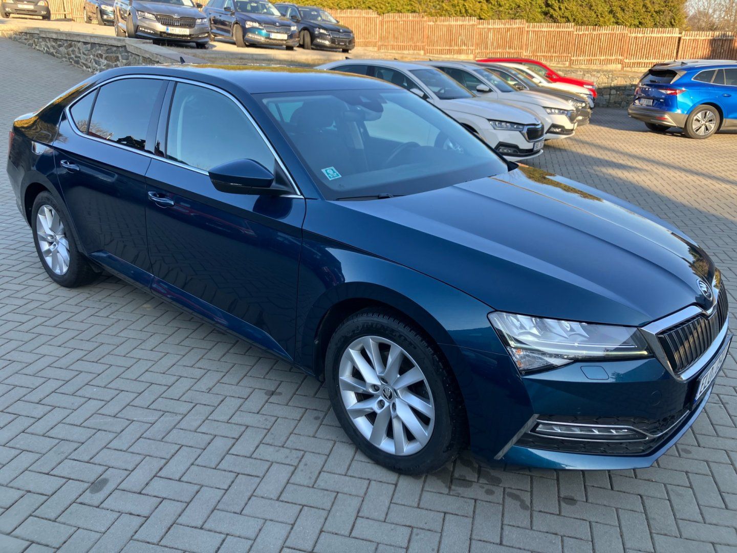 Škoda Superb, IV 1.4PHEV 160 STYLE DSG - fotka 2