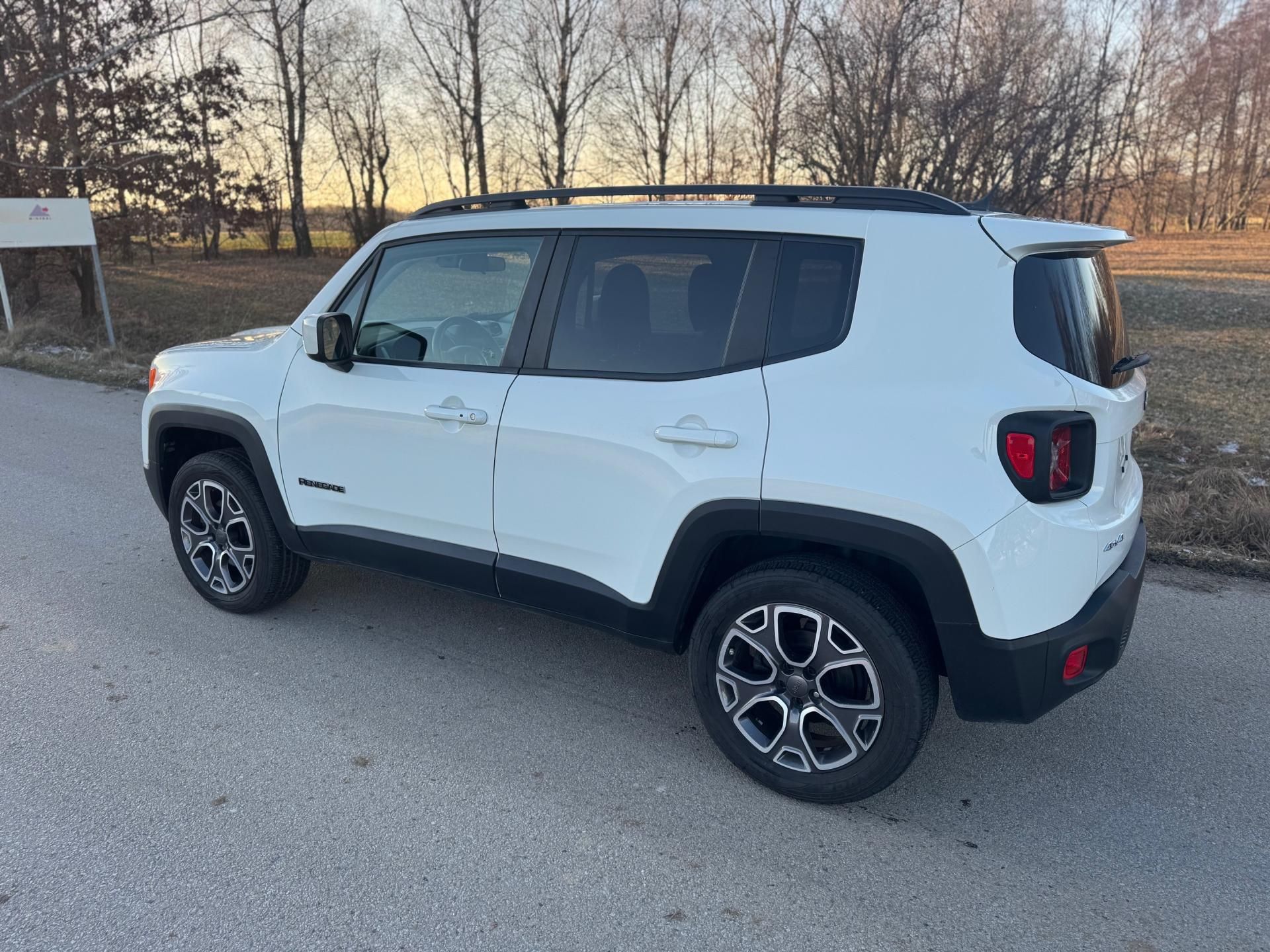 Jeep Renegade, 2.4 AUTOMAT 4x4,SERVISNÍ KNIHA - fotka 5