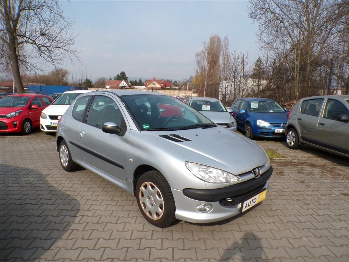 Peugeot 206, 1,4 i 1.MAJITEL