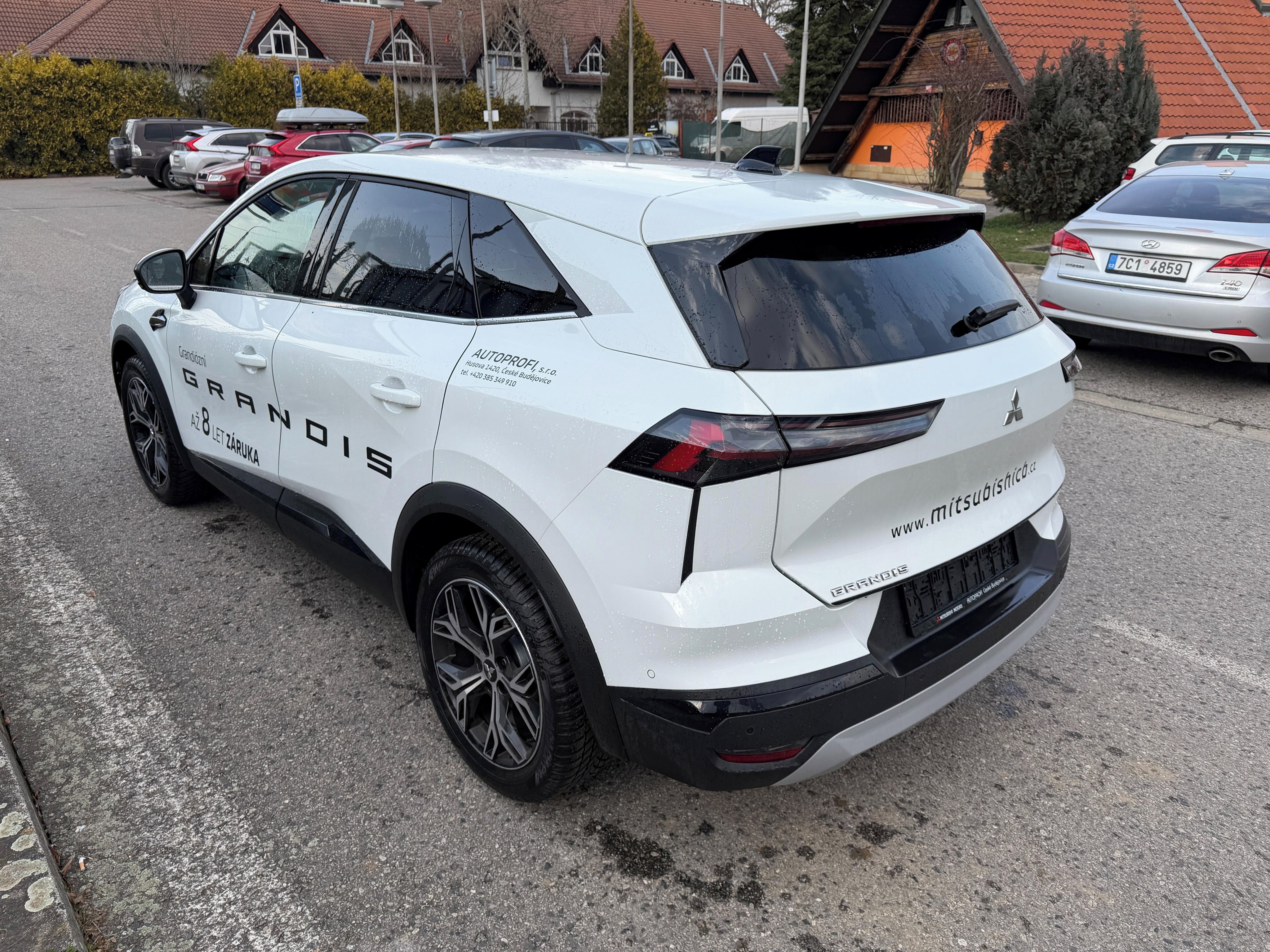 Mitsubishi Grandis, GRANDIS 1.3 INTENSE+ 7DCT - fotka 6