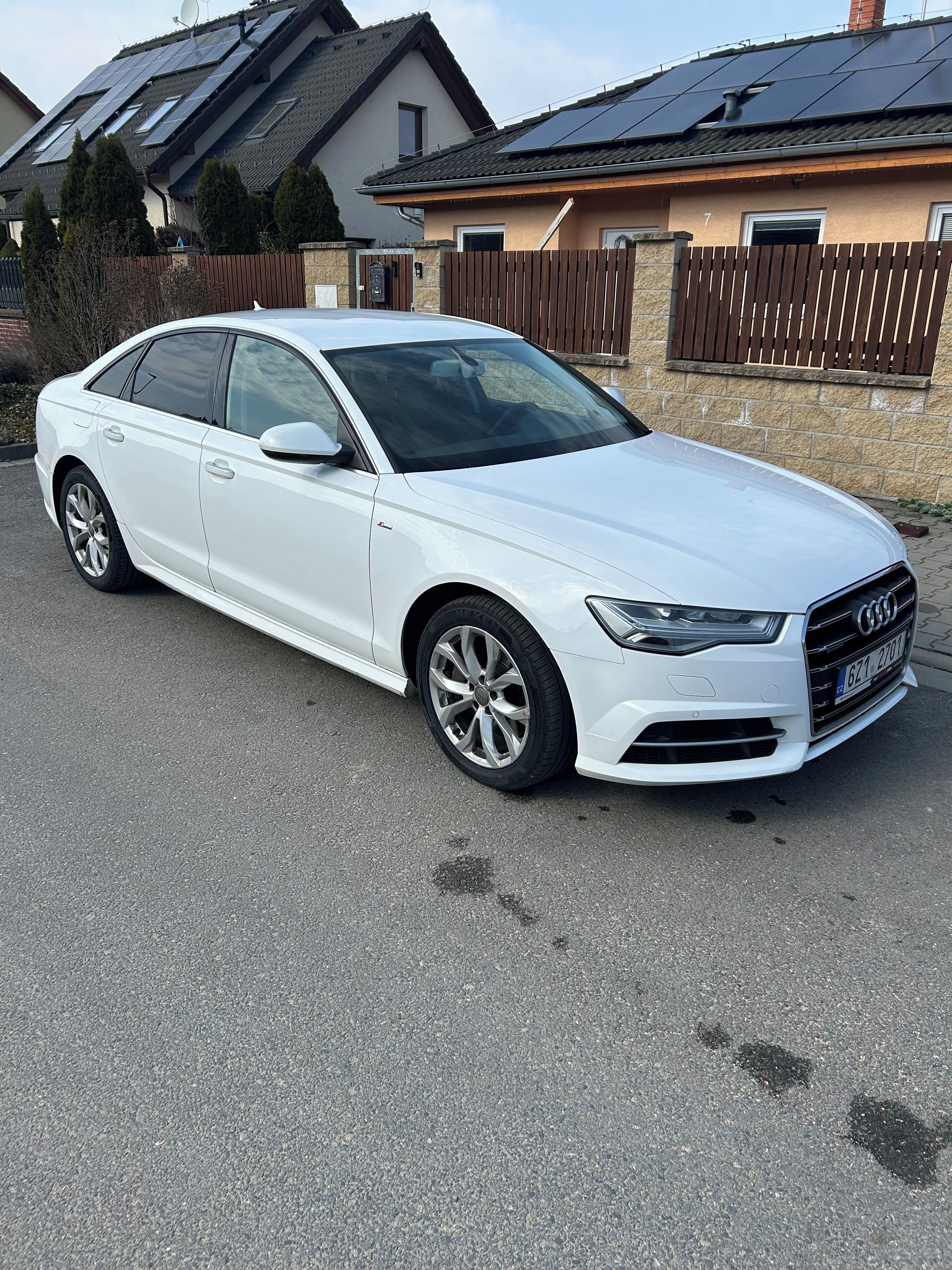 Audi A6, Audi A6 3.0 Quattro, S-line