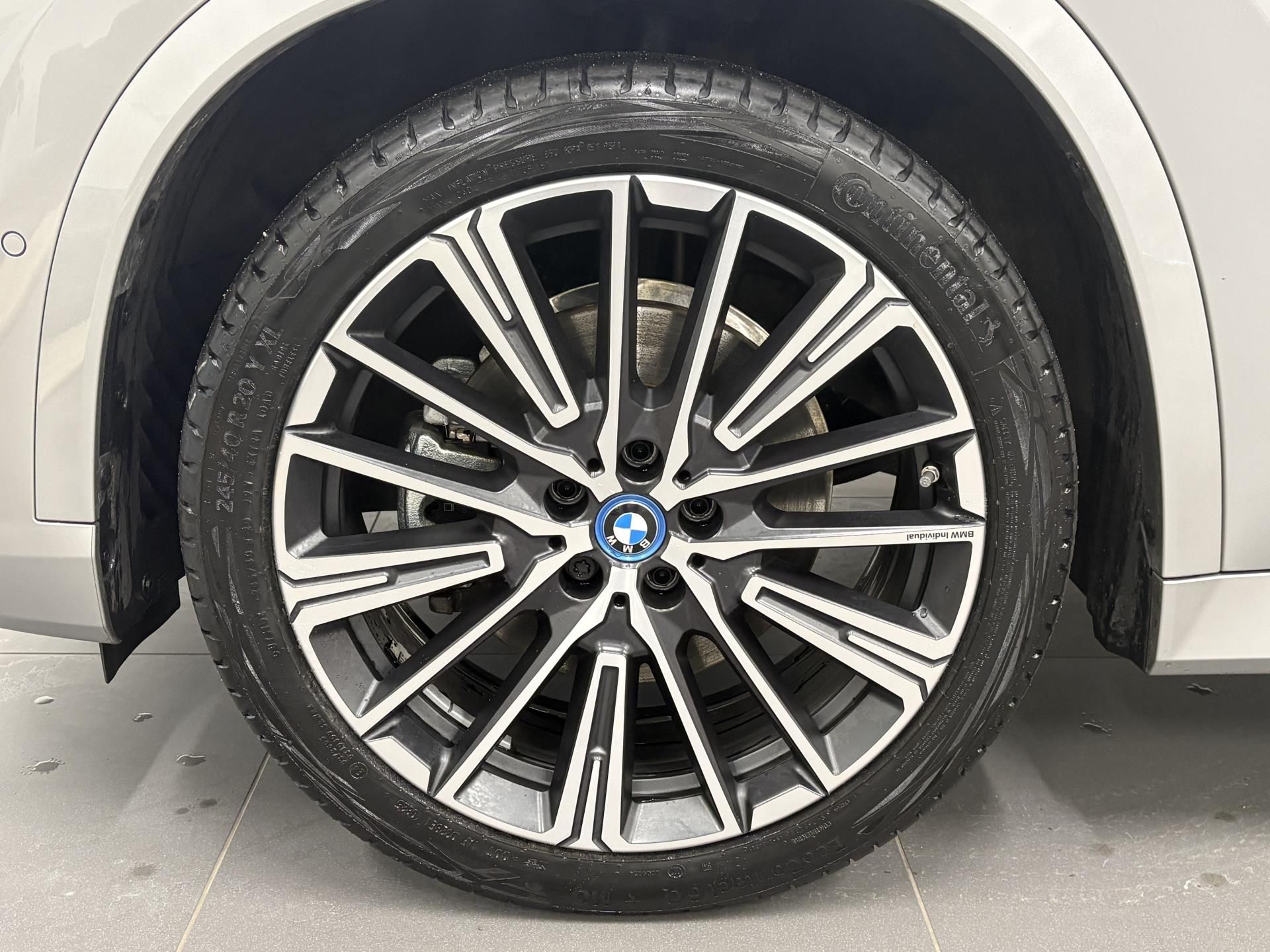 BMW iX1, iX1 xDrive 30 - fotka 4
