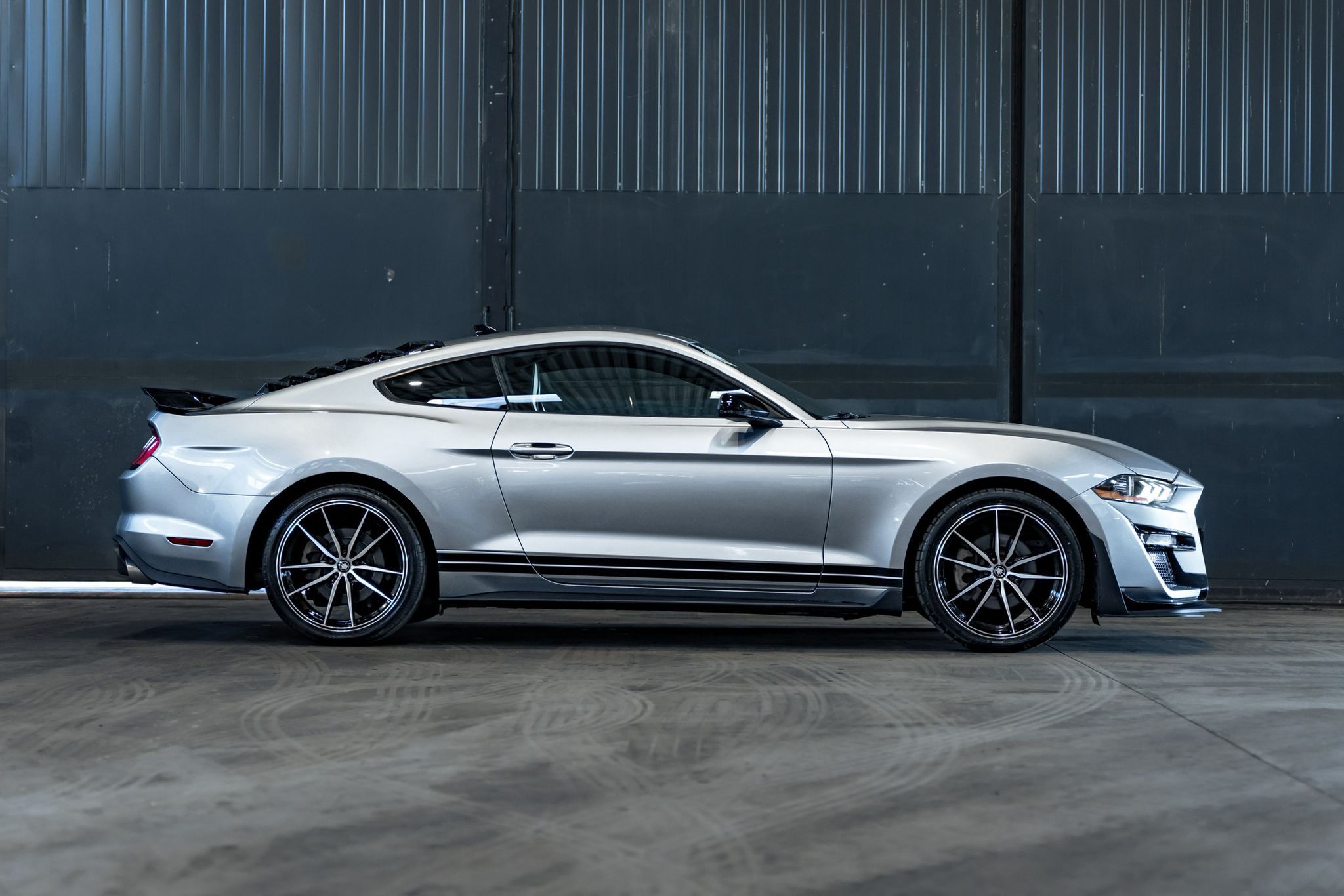Ford Mustang, 2.3L Ecoboost Recaro Roush - fotka 5