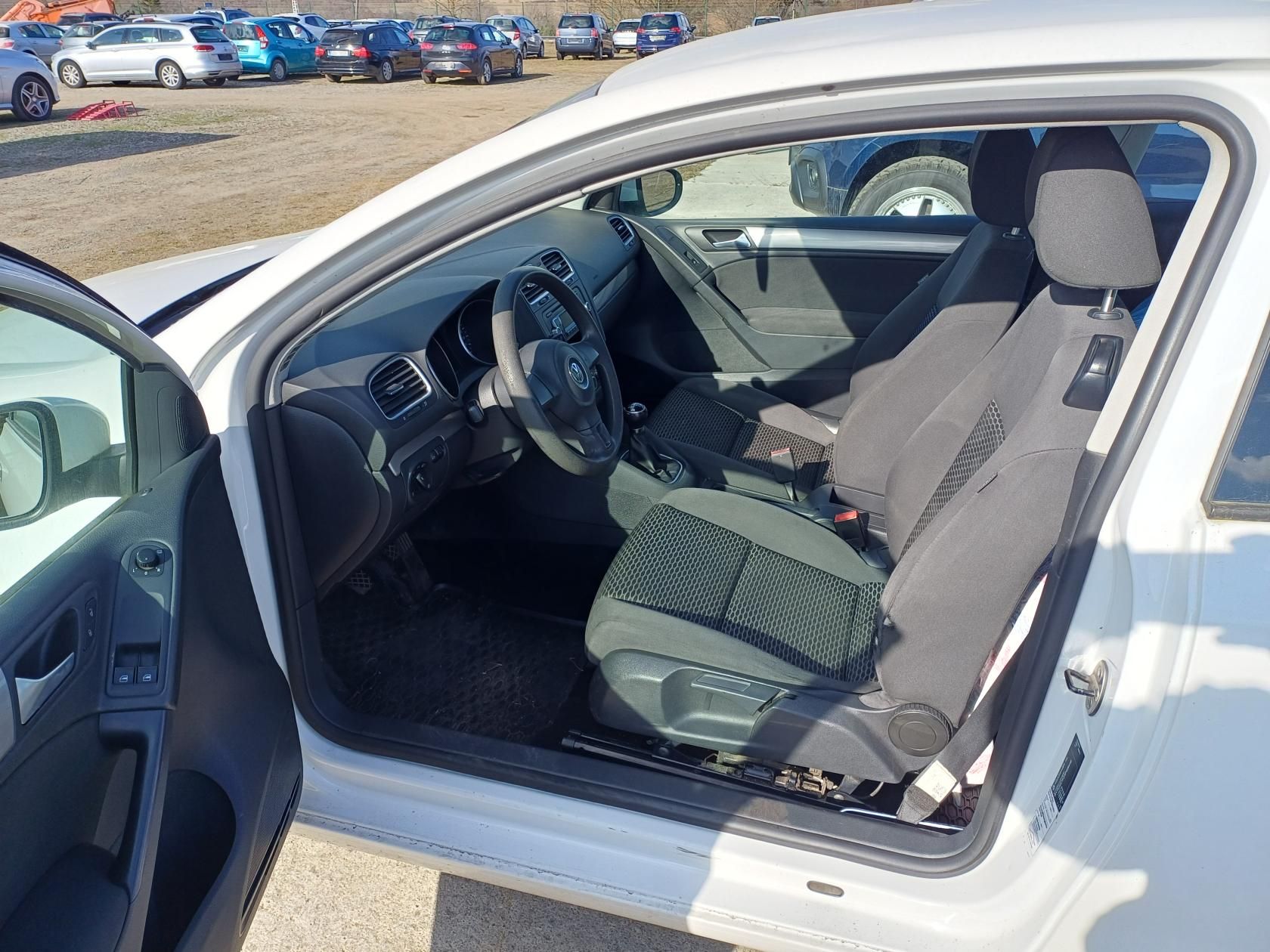 Volkswagen Golf, 1.4i 59kW Klima - fotka 5