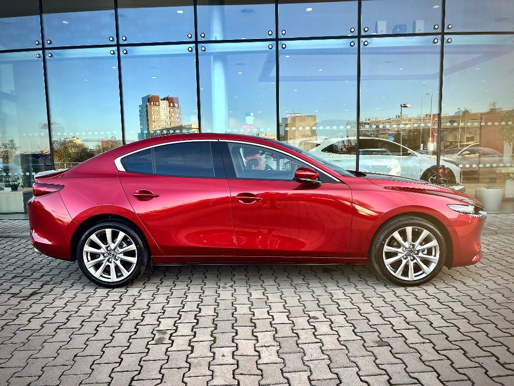 Mazda 3, 2.5 G140 6AT 4x2 Exclusive-Lin - fotka 4