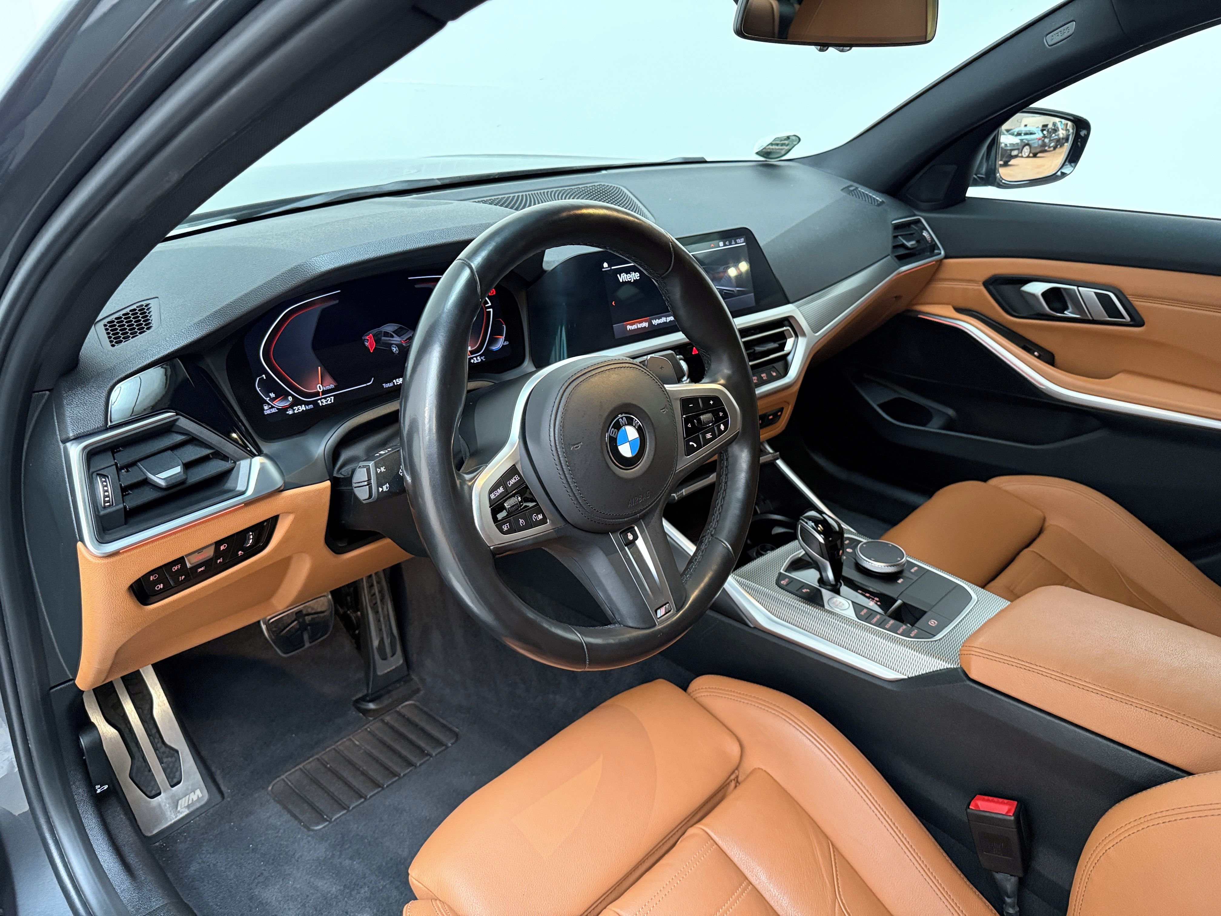 BMW Řada 3, 3.0 330d xDrive AT - fotka 5