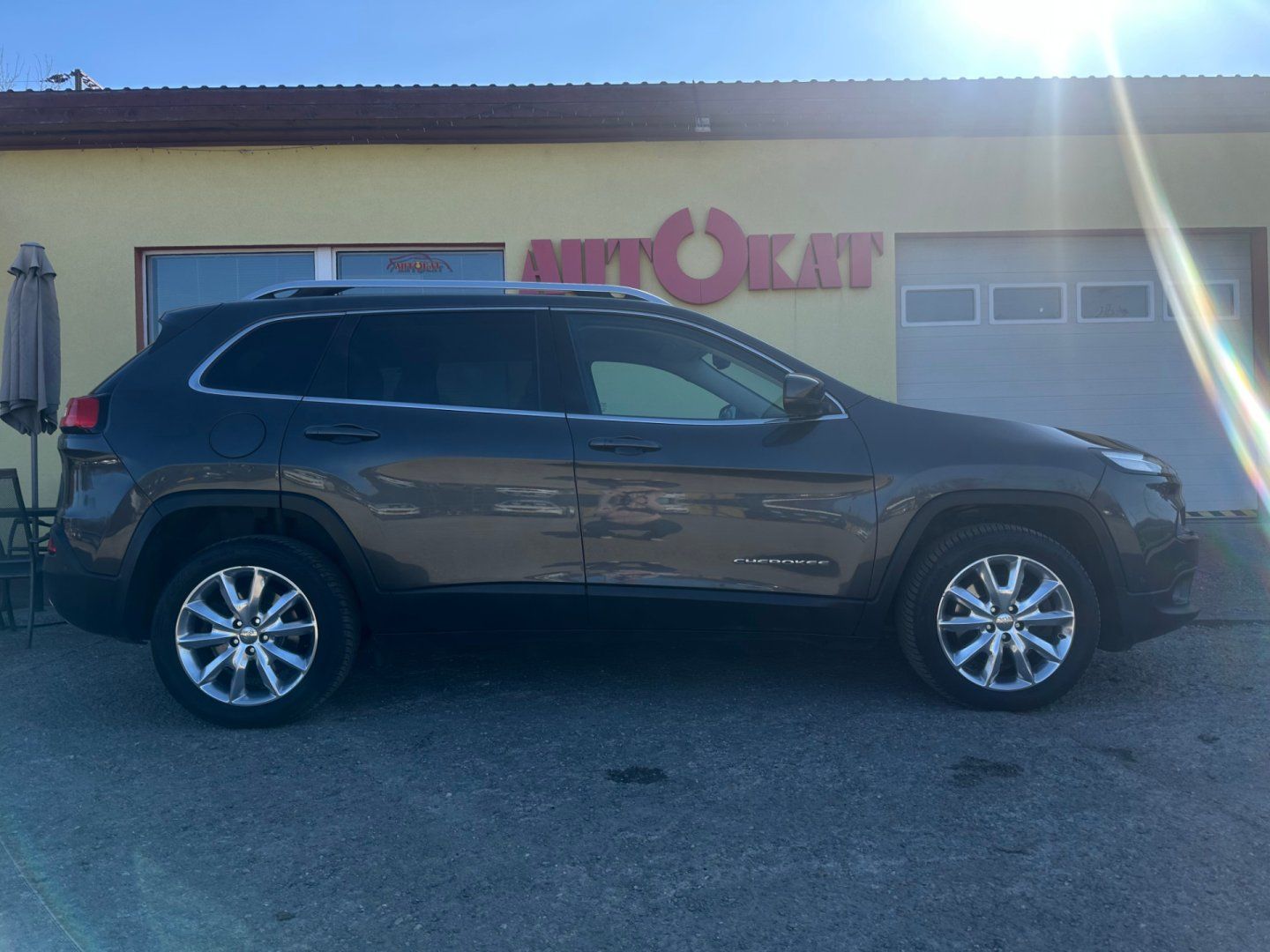 Jeep Cherokee, 2.2 CRD 4x4/147kW/Automat/1MAJ - fotka 2