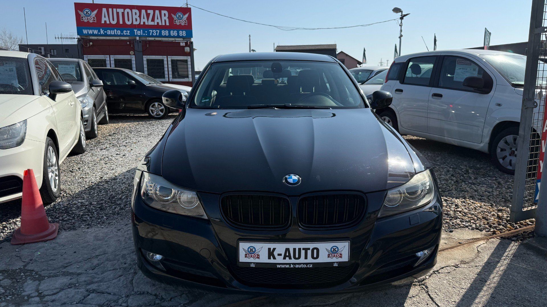 BMW Řada 3, 318i 105kW *Alu*Keyless*Klima* - fotka 2