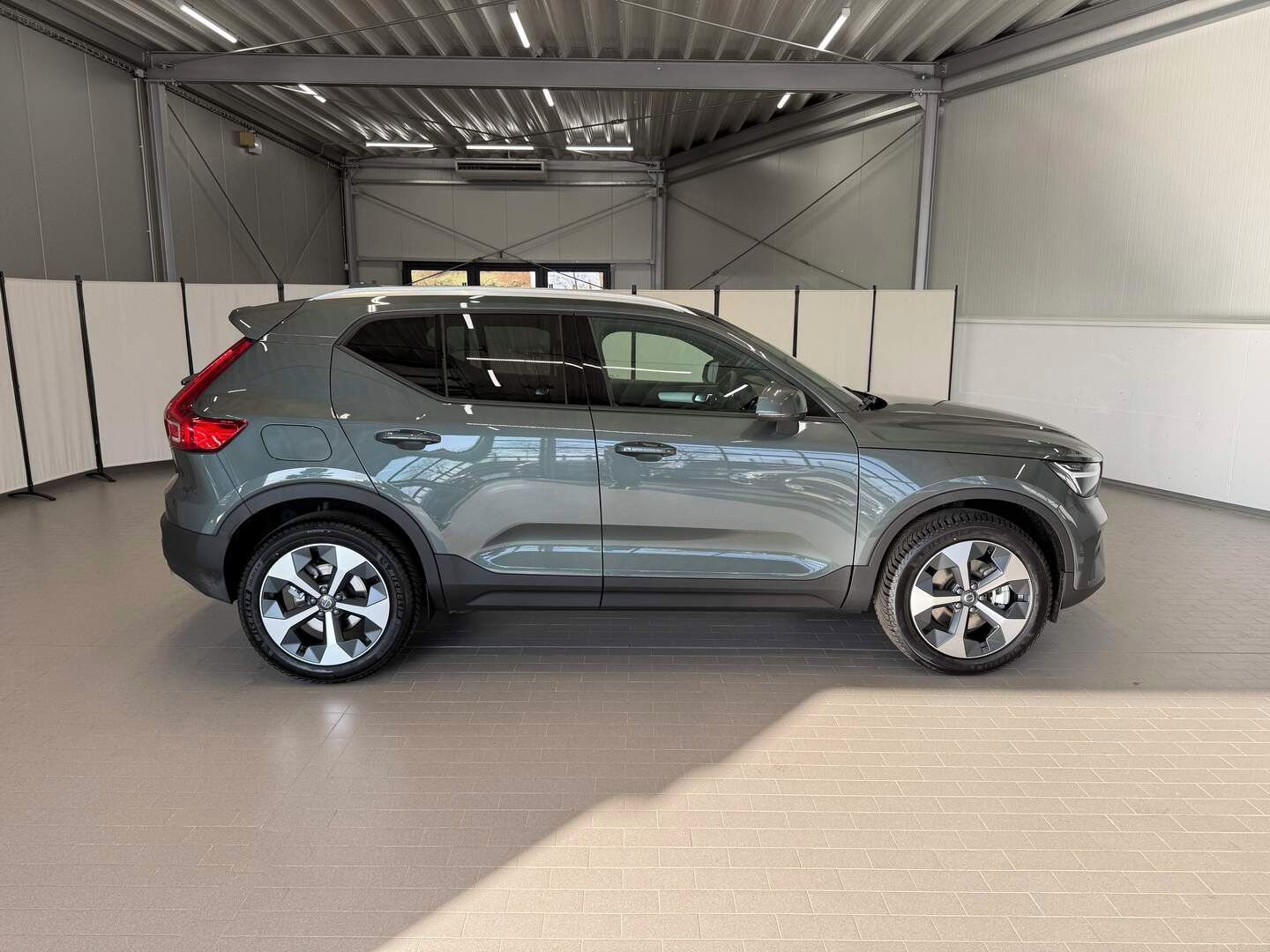 Volvo XC40, B3 2.0L 163 HP AT7 FWD CORE - fotka 5