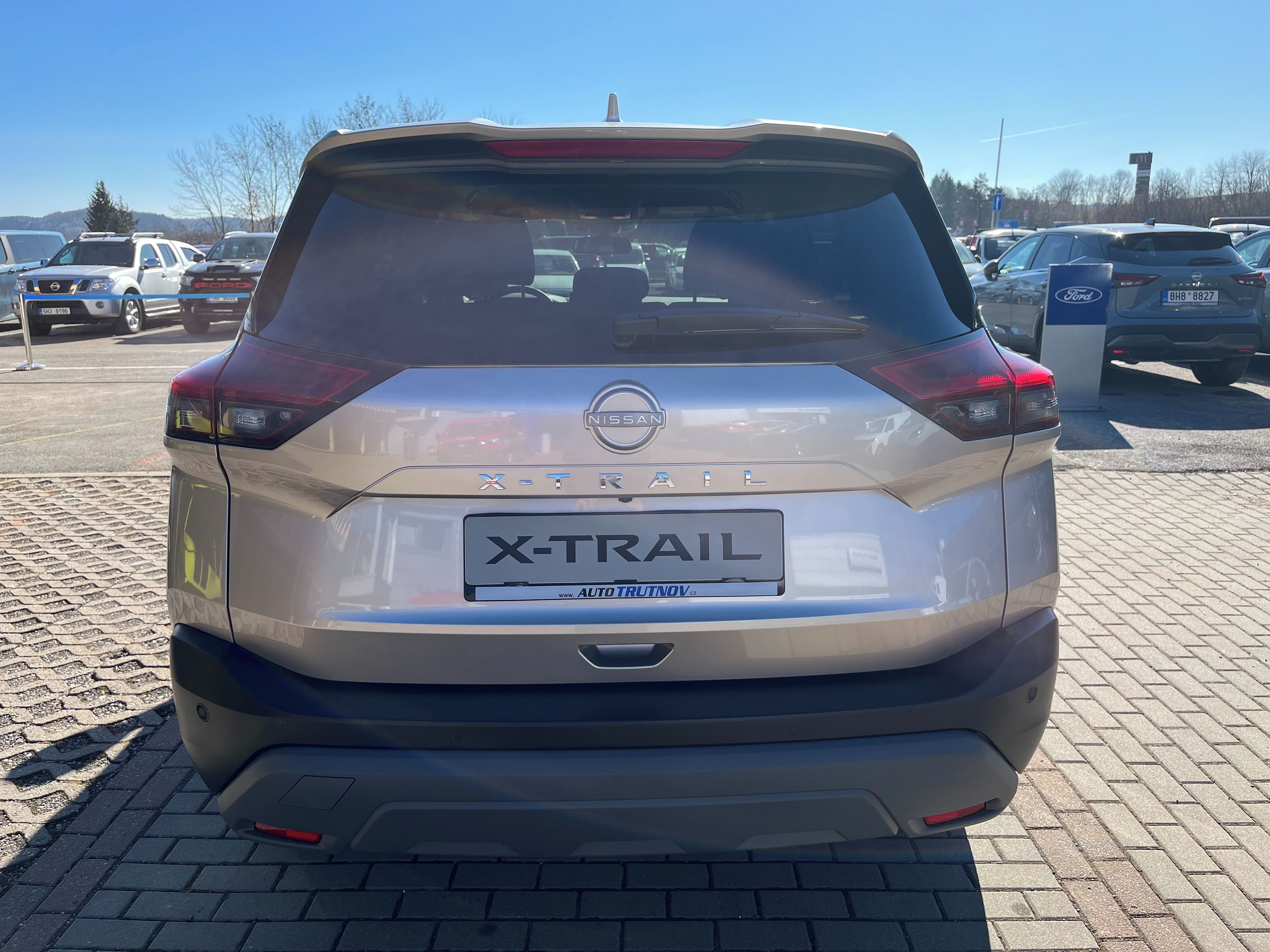 Nissan X-Trail, 1.5 VC-T MHEV 120kW N-Connecta - fotka 4