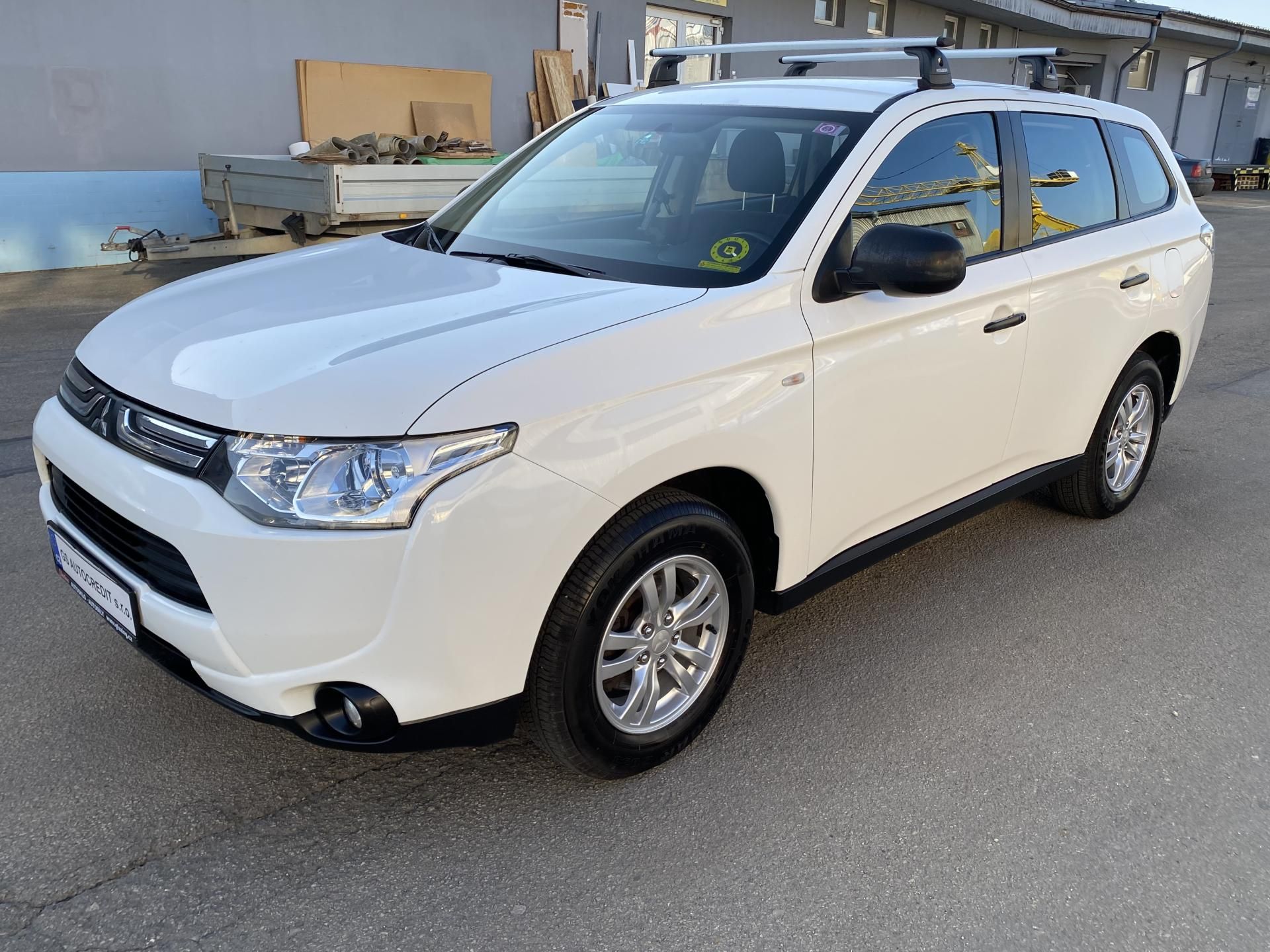 Mitsubishi Outlander, 2,0i - Invite - 1 Majitel
