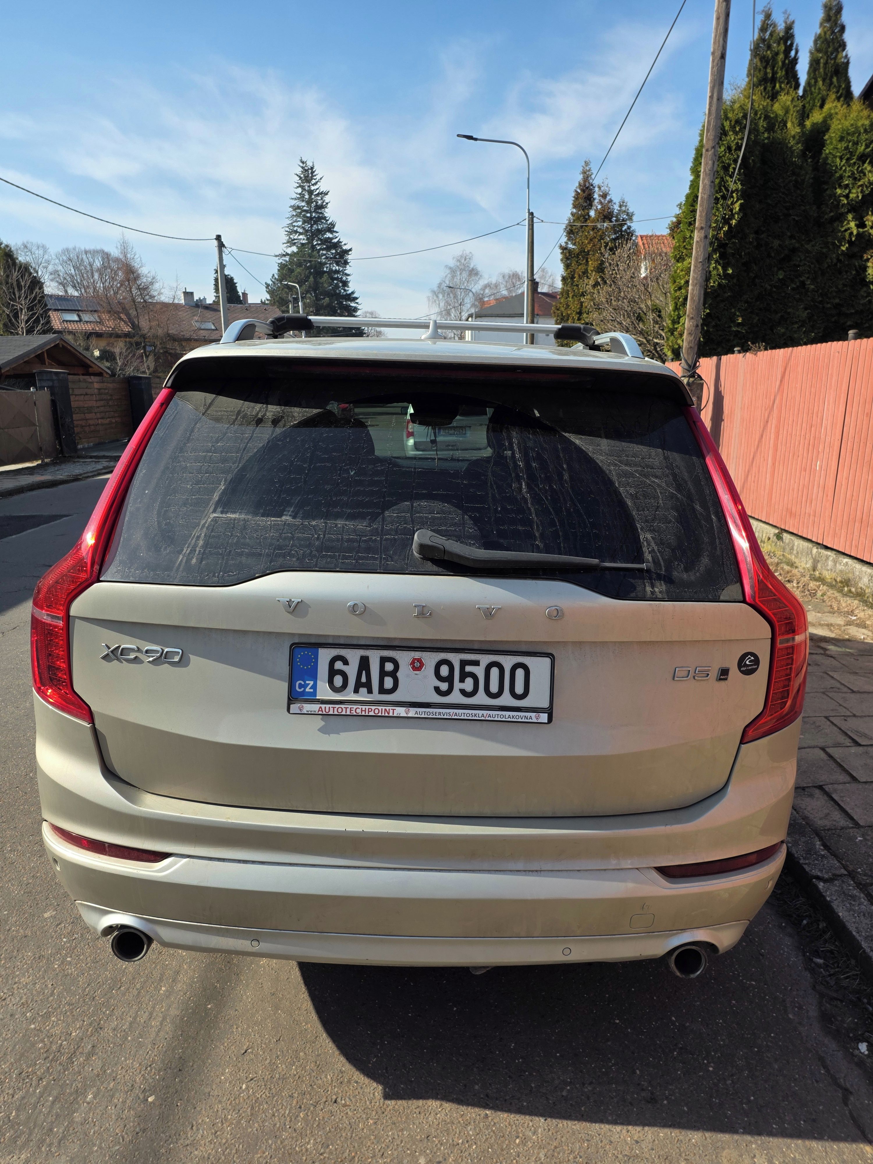 Volvo XC90, 2.0 D5 173KW 4x4, 7míst - fotka 6