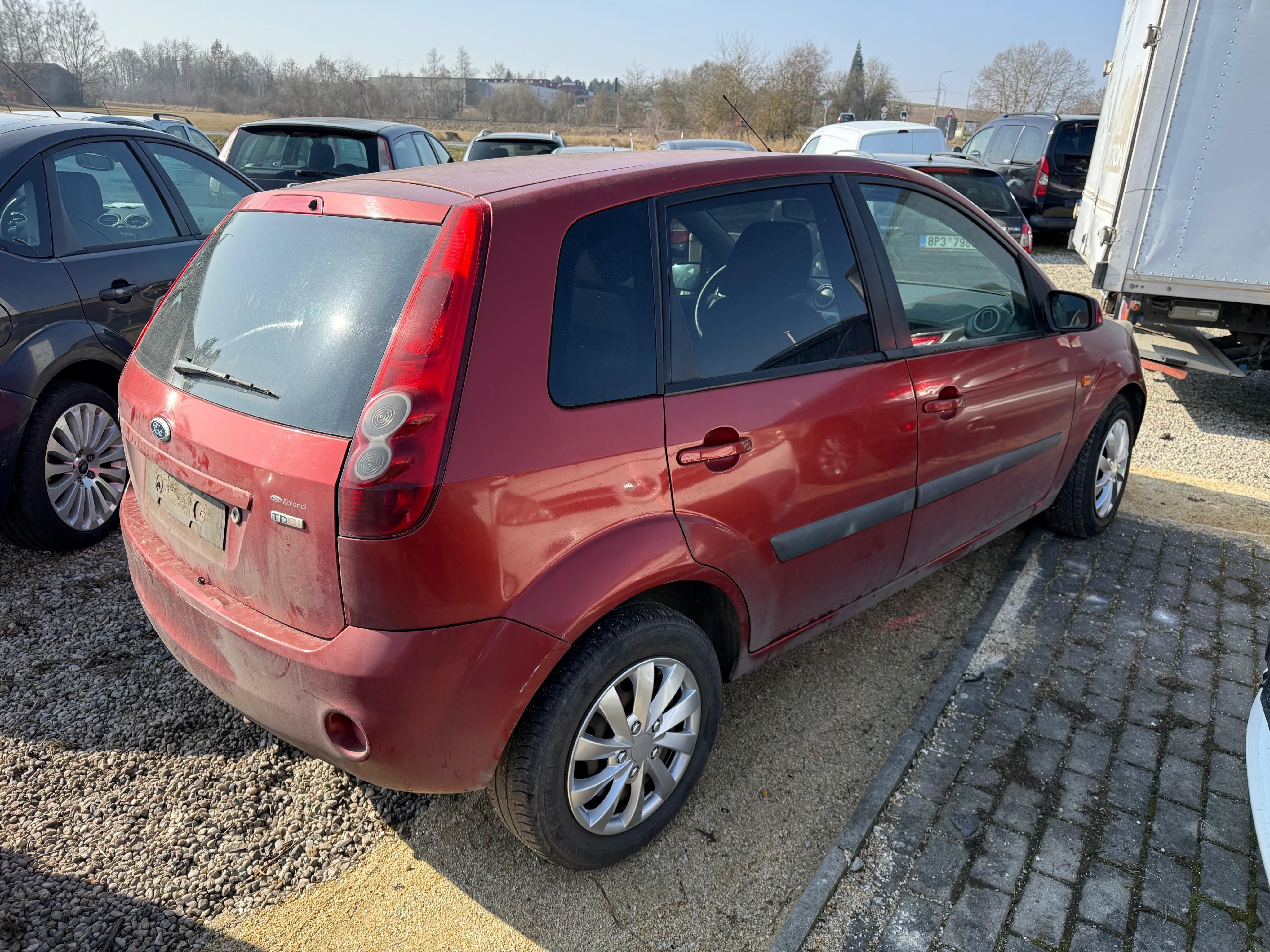Ford Fiesta, 1,4 TDCi 50 kw klima 07/2006 - fotka 3