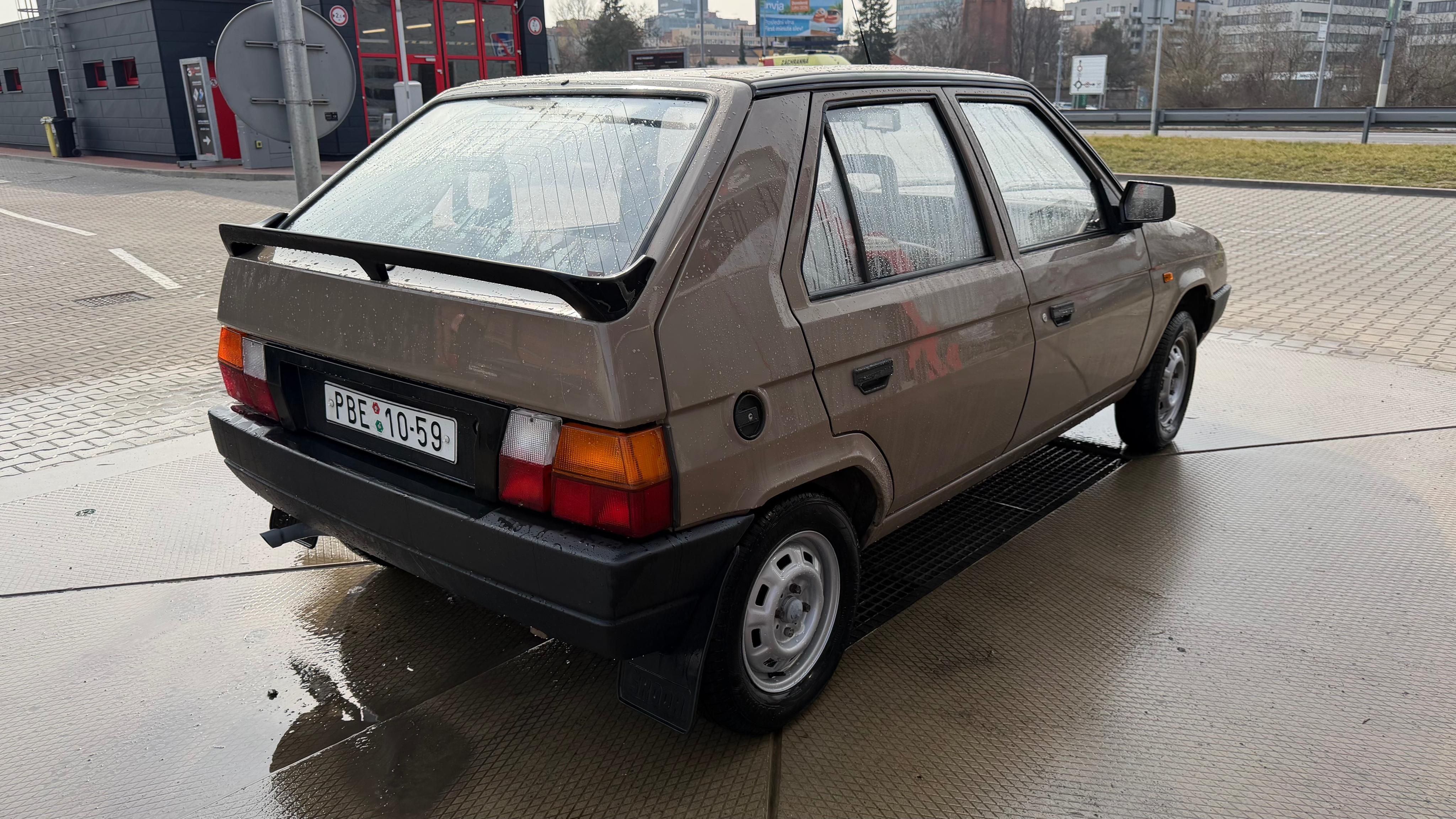 Škoda Favorit, 136 L - fotka 3