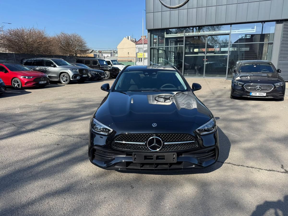 Mercedes-Benz Třídy C, C 220 d 4MATIC kombi - fotka 2
