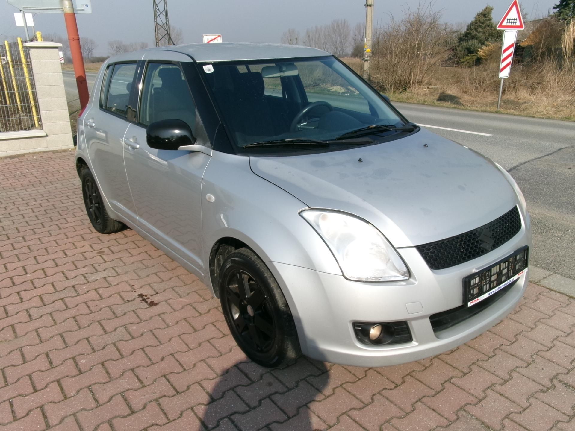 Suzuki Swift, 1,3i GL 4WD KLIMA VÝHŘEV - fotka 3