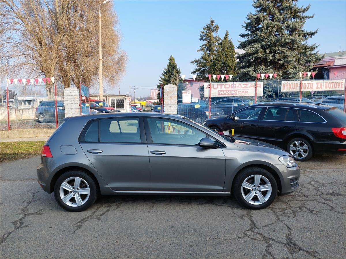 Volkswagen Golf, 1,2 TSi Bluemotion - fotka 4