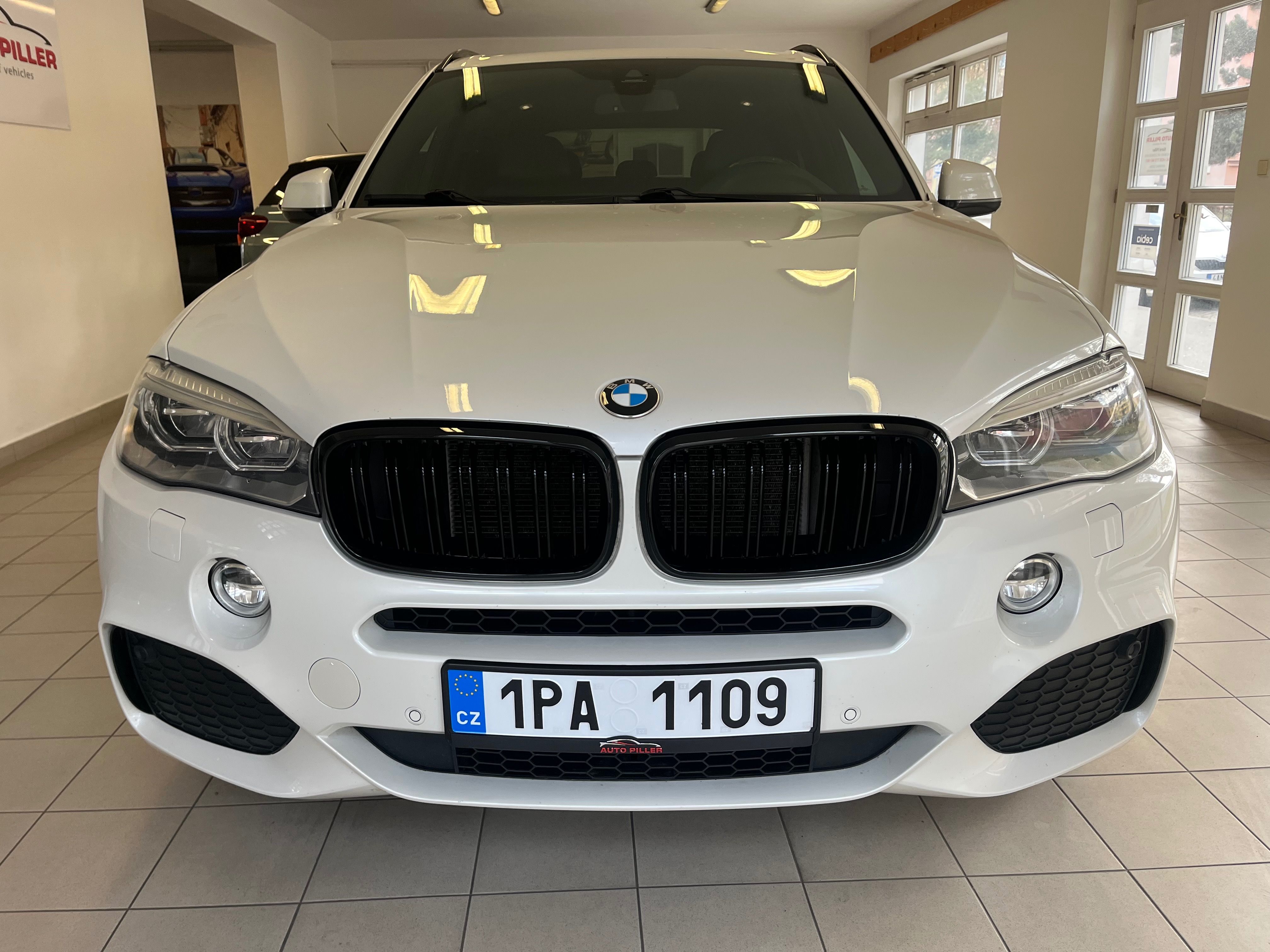 BMW X5, 30d xDrive M-Sportpaket - fotka 2