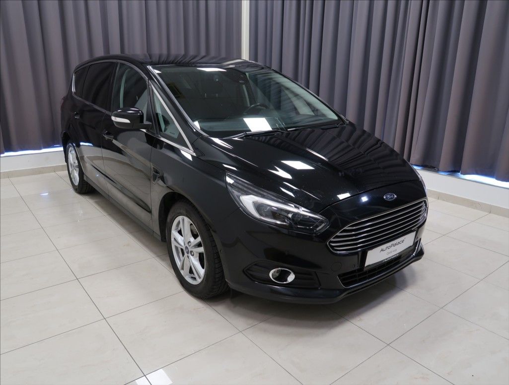 Ford S-MAX, 2,0 EcoBlue NAVI KAMERA VÝHŘEV - fotka 4