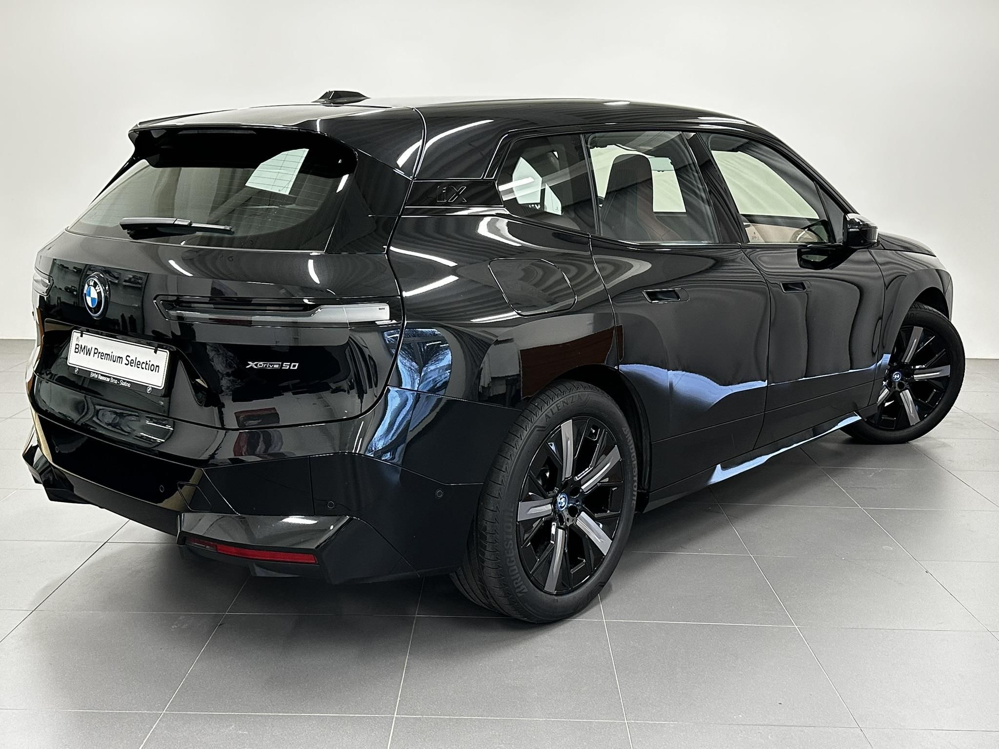 BMW iX, iX xDrive50 - fotka 3
