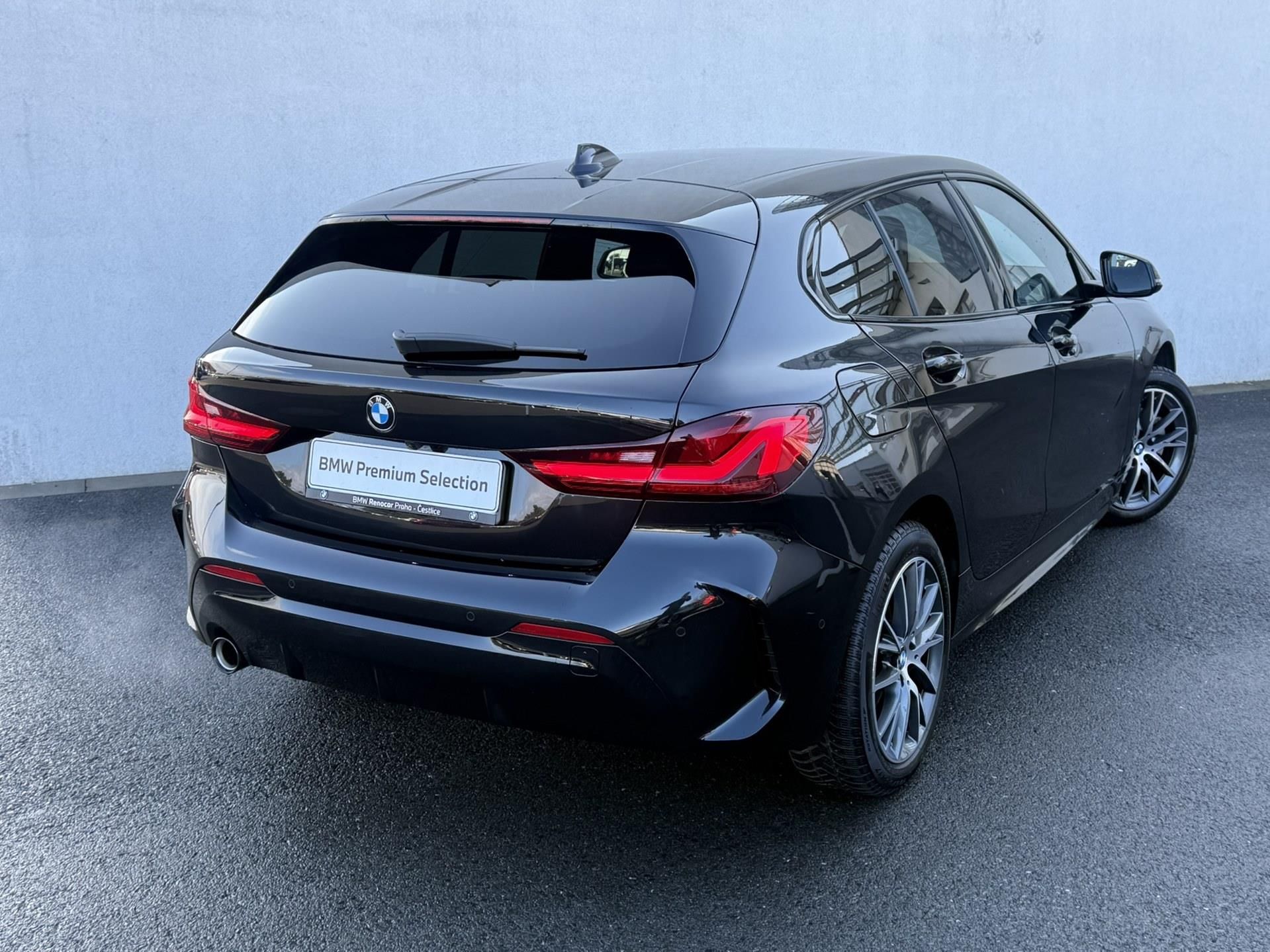 BMW Řada 1, 118i Hatchback - fotka 3