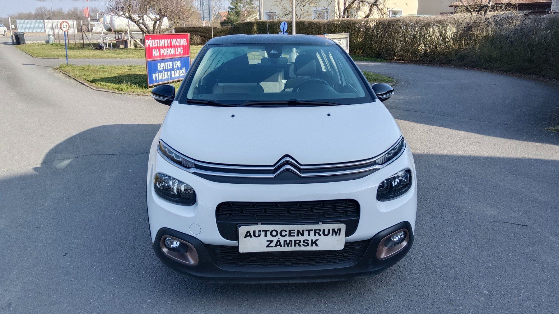 Citroën C3, 1.2 I 61 KW - fotka 2