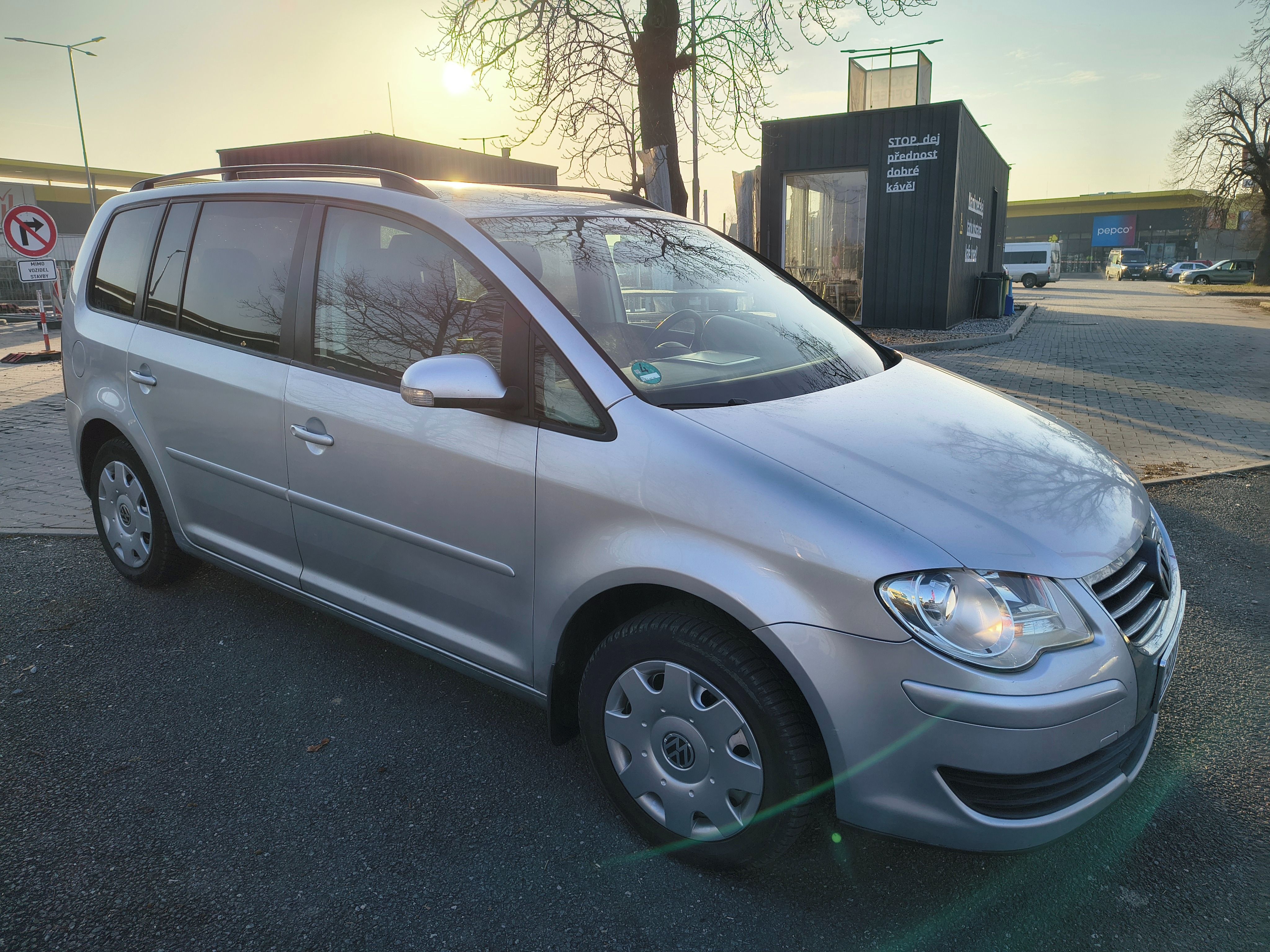 Volkswagen Touran, 1,9 TDi - nová STK - fotka 5