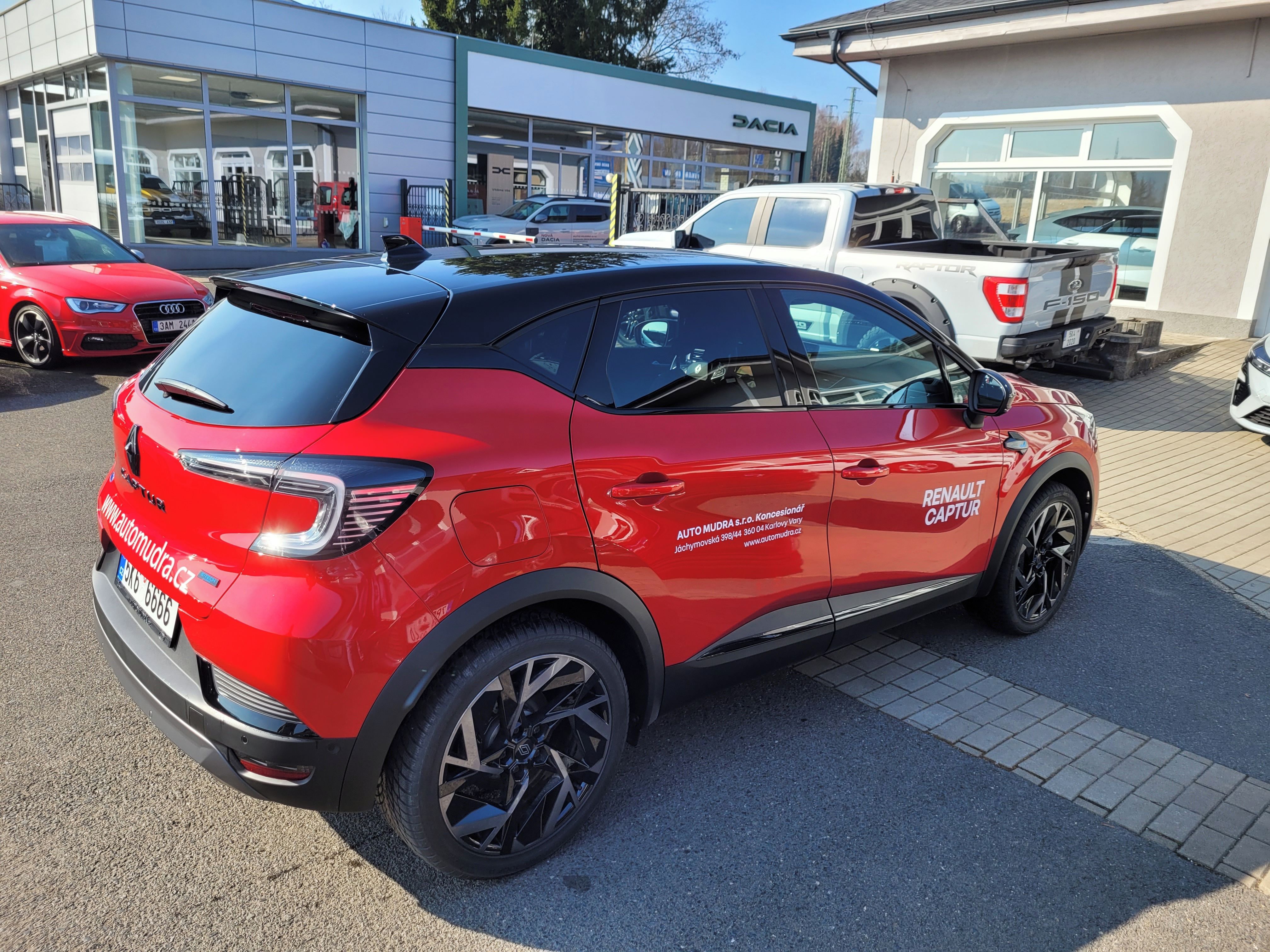 Renault Captur, esprit Alpine full hybrid - fotka 3