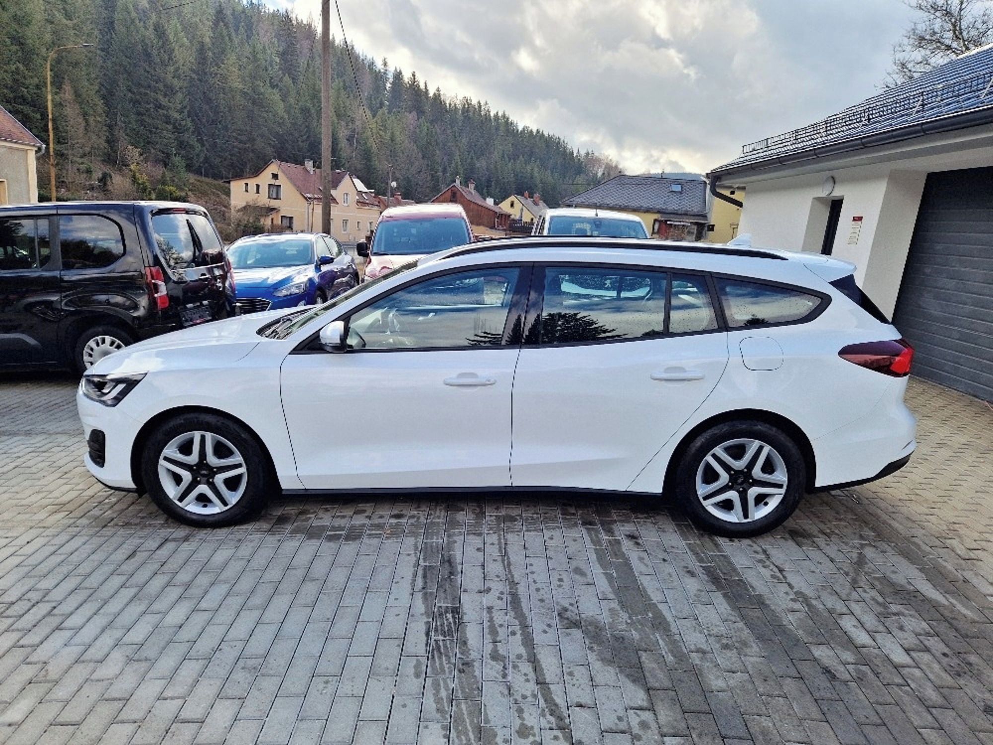 Ford Focus, 1.5 TDCi (88 kW), tažné, ALU - fotka 5
