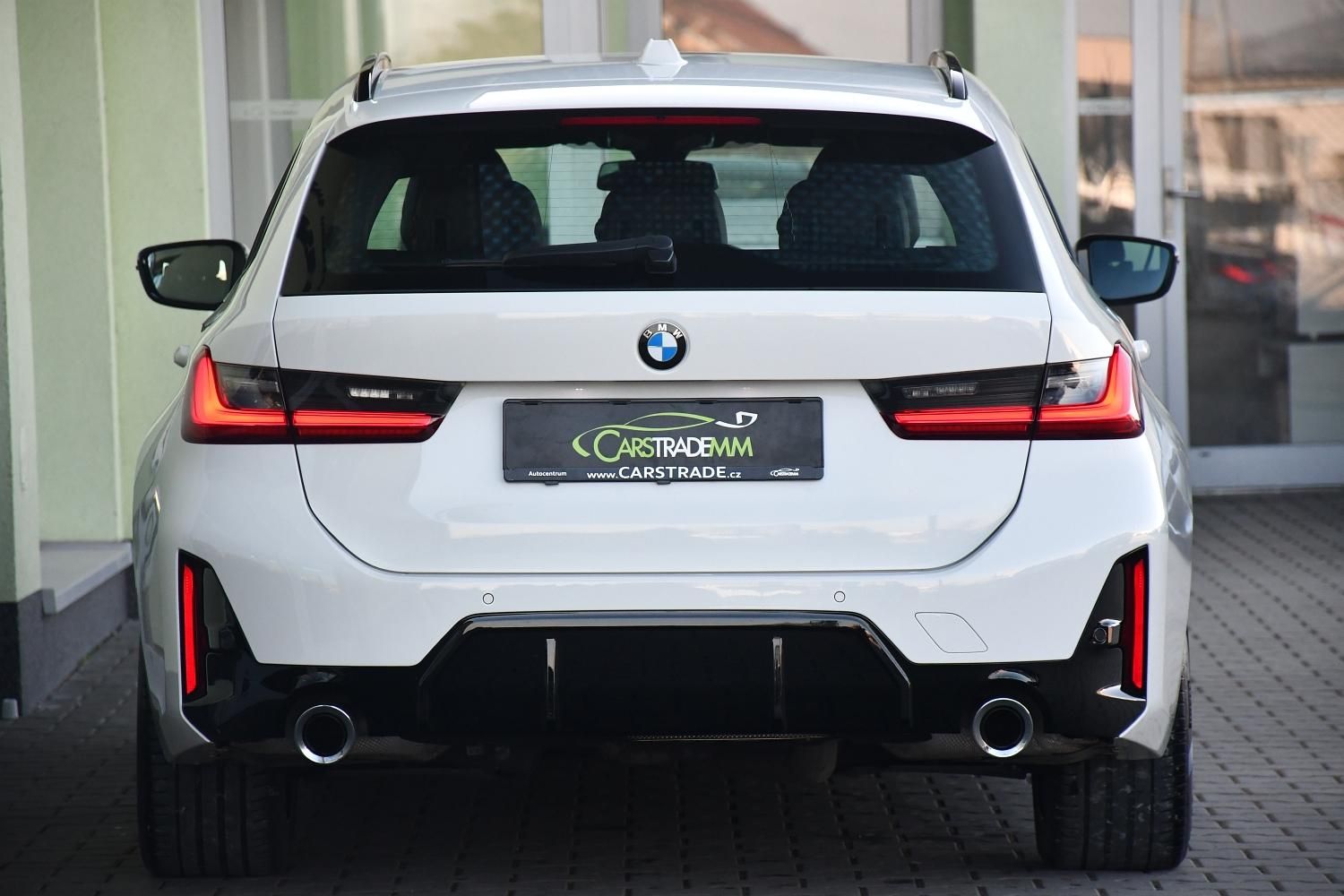BMW Řada 3, 320d xDrive M-SPORT ČR 1.M - fotka 4