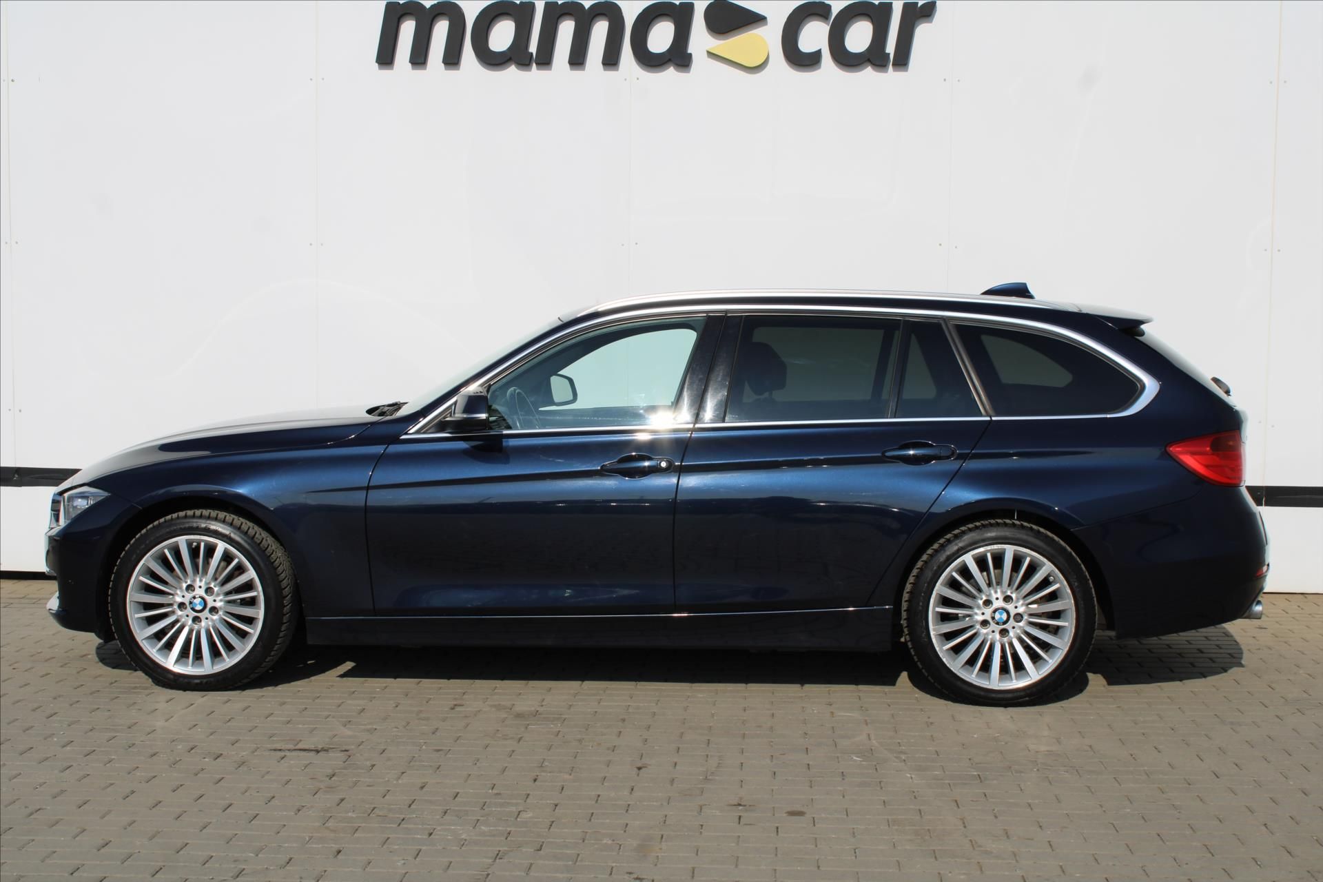 BMW Řada 3, 320d xDrive NAVI KŮŽE PANORAMA - fotka 4