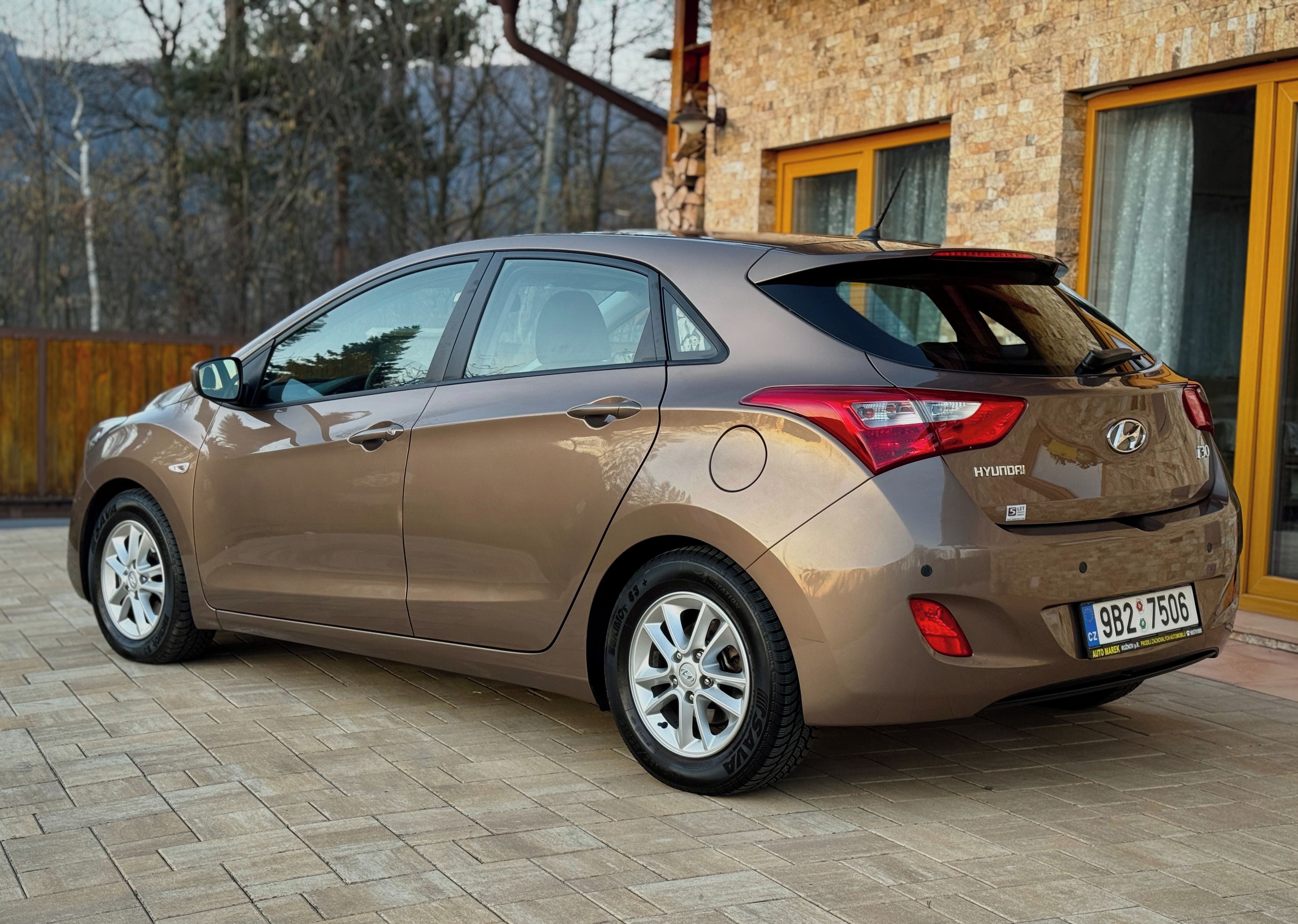 Hyundai i30, 27 000Km - fotka 5