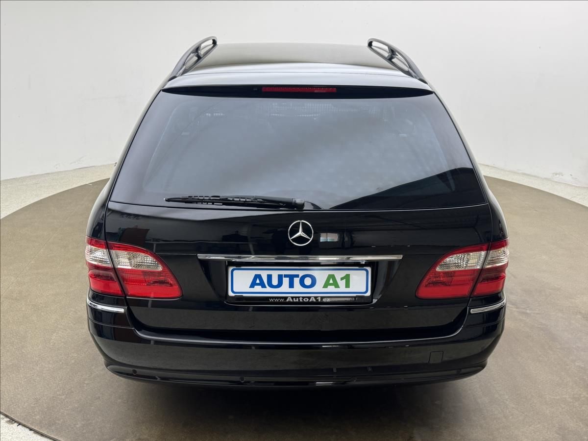 Mercedes-Benz Třídy E, 3,0 280 V6 AT AVANTGARDE H/K - fotka 5