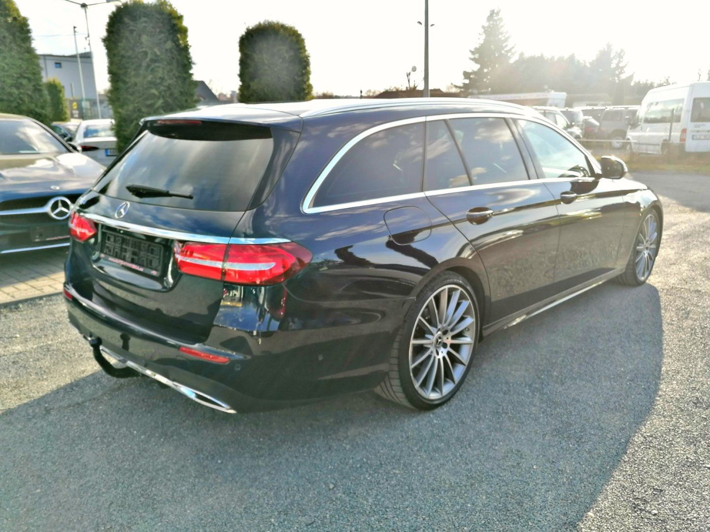Mercedes-Benz Třídy E, 200D AMG - fotka 4