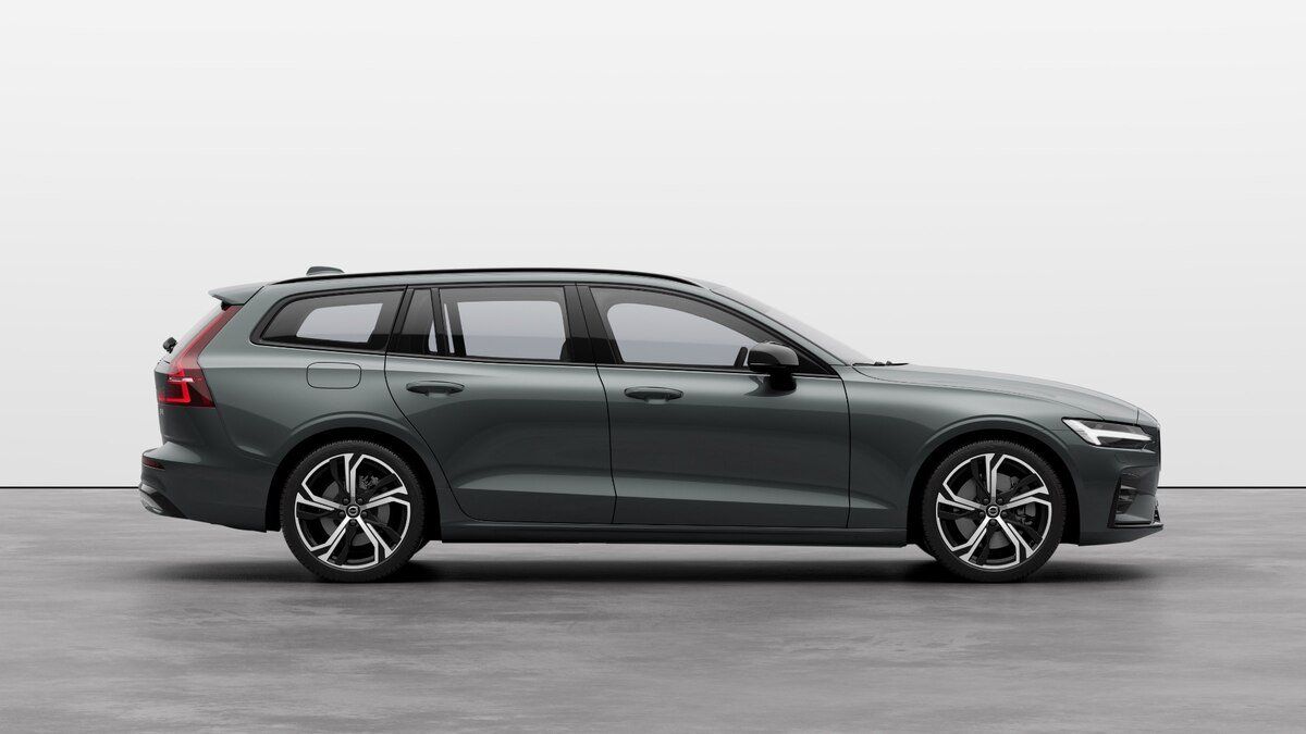 Volvo V60, PLUS DARK, B4, 145+10 kW / 197 - fotka 5