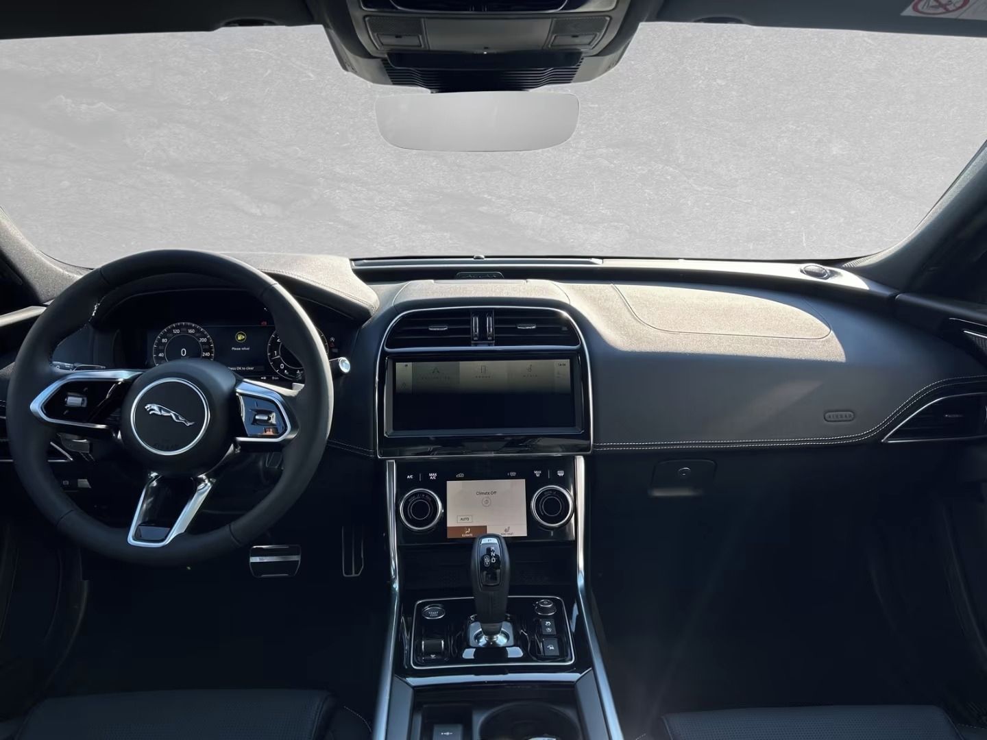 Jaguar XE, P250 R-Dynamic SE - fotka 6