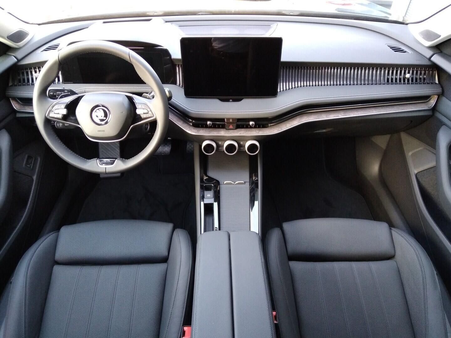 Škoda Superb, Combi L&K  2,0 TDI 4x4 142 kW - fotka 5