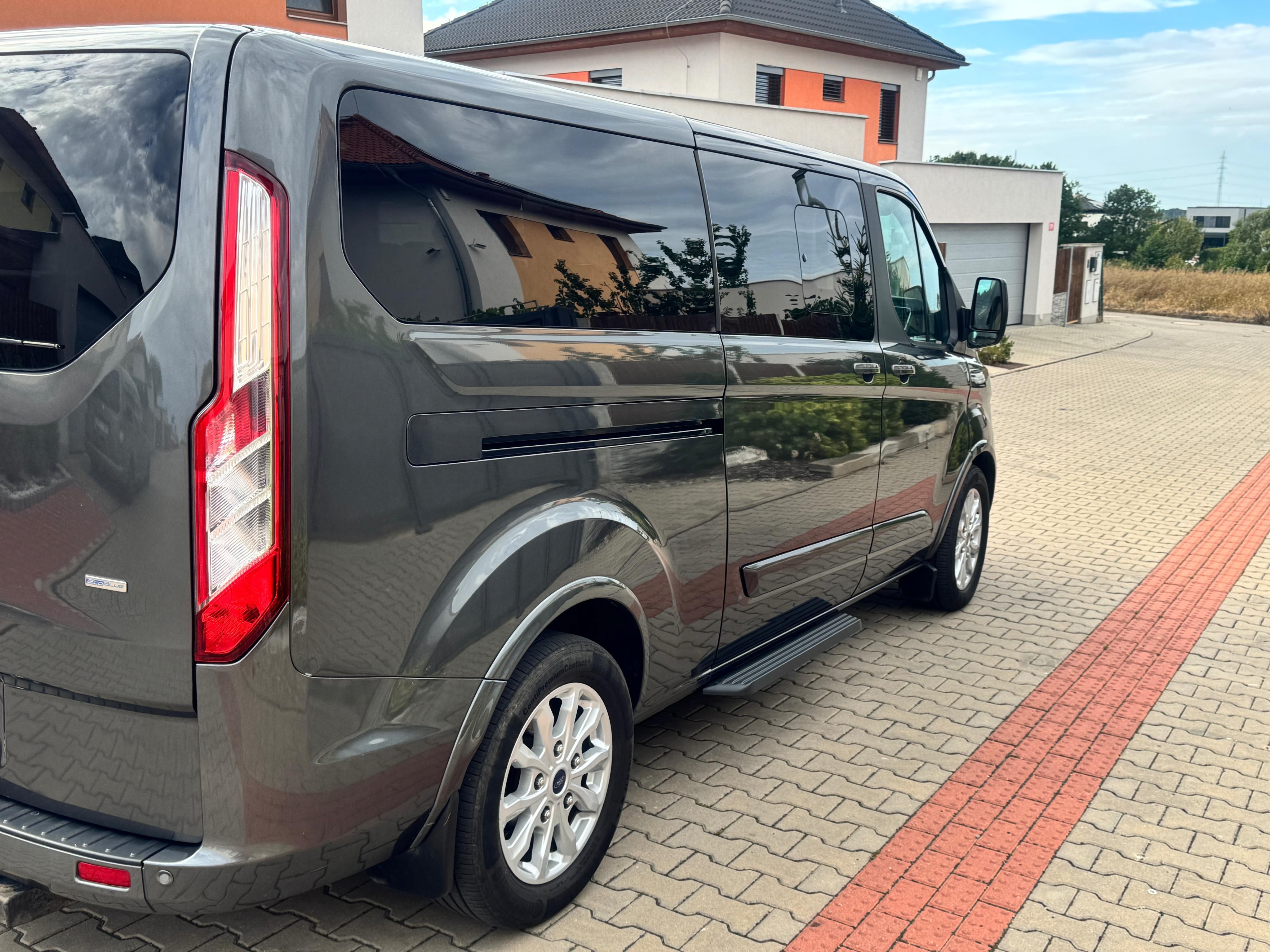 Ford Tourneo Custom, Ford Tourneo Custom 2.0D 125kw - fotka 5