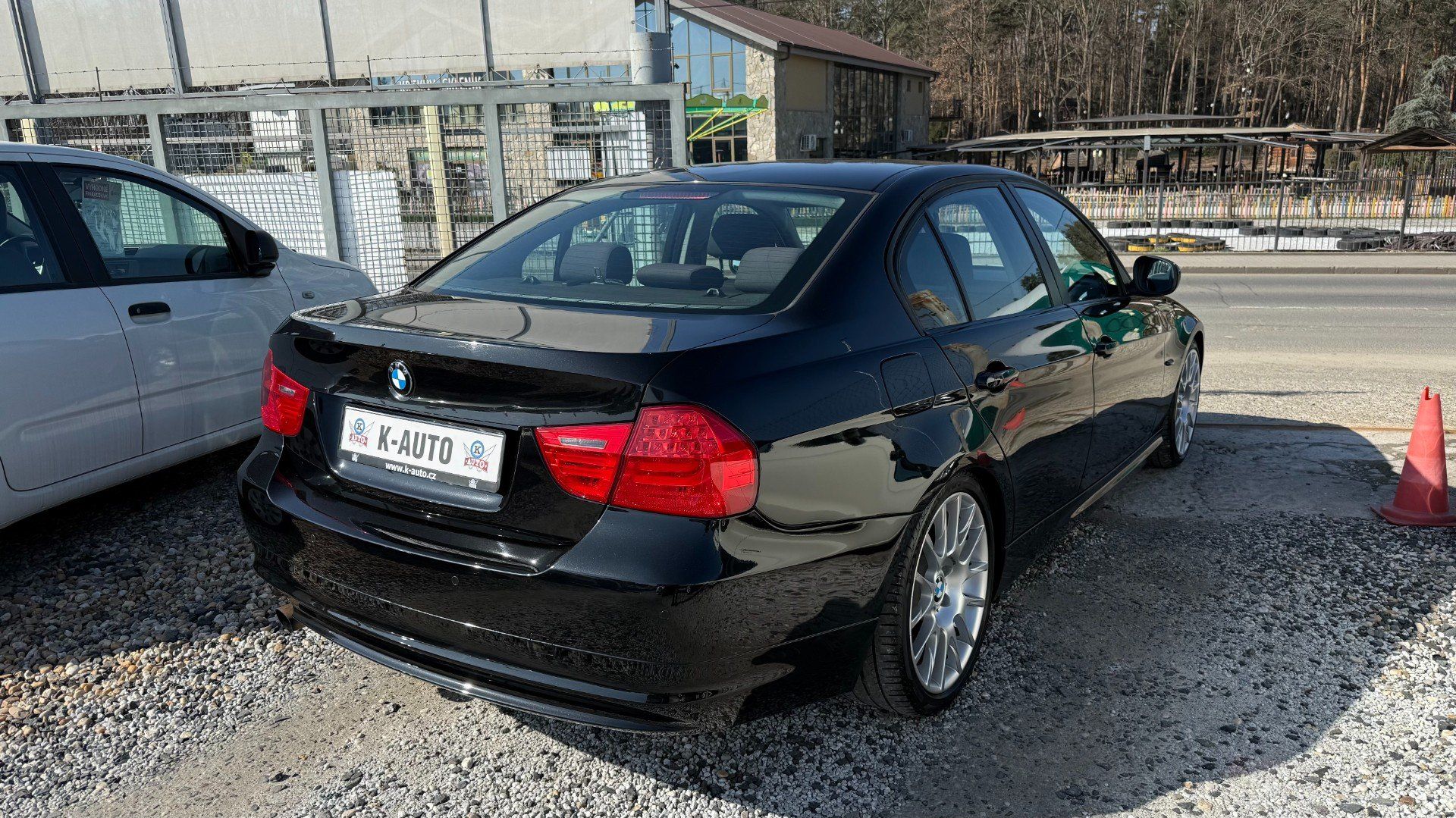 BMW Řada 3, 318i 105kW *Alu*Keyless*Klima* - fotka 4