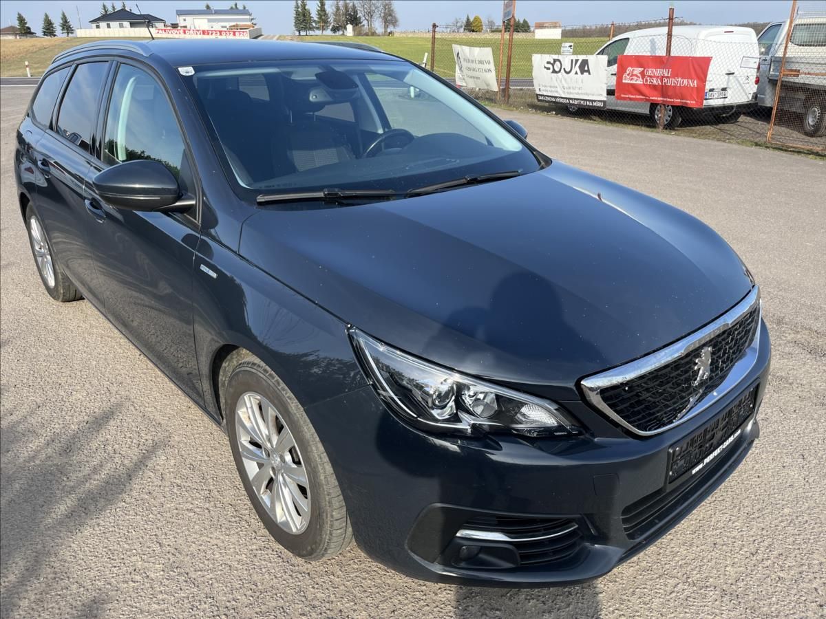 Peugeot 308, 1,5 HDi STYLE KLIMA TAŽNÉ ALU - fotka 3