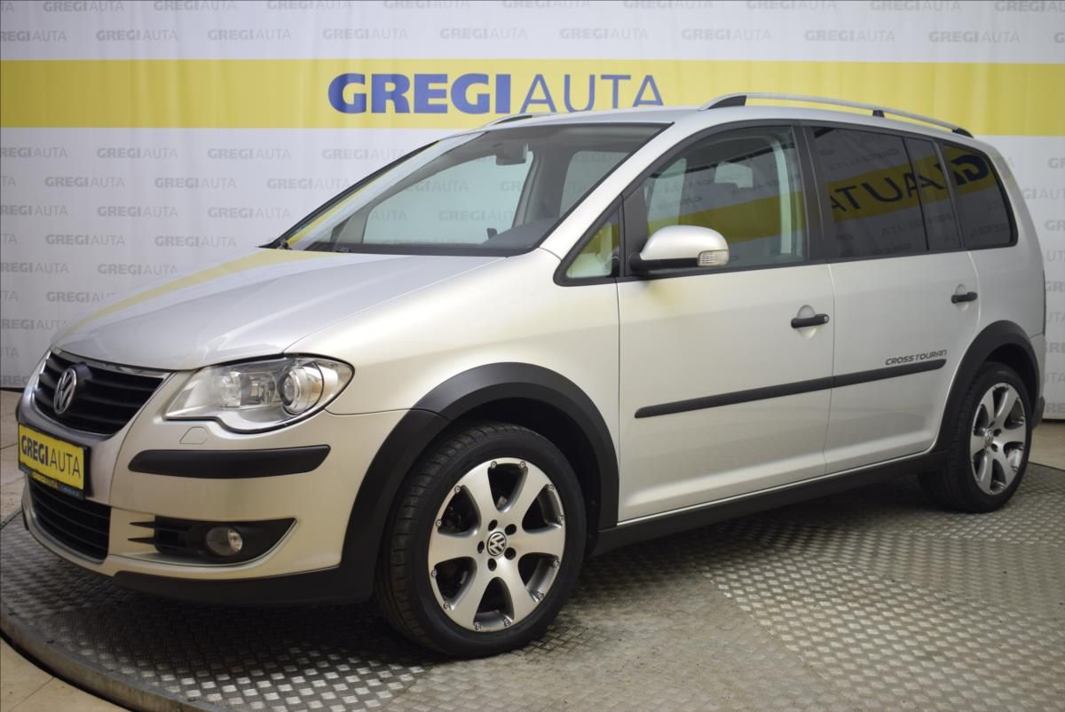 Volkswagen Touran, 1,4 TSi CROSS PR.SERVIS - fotka 2