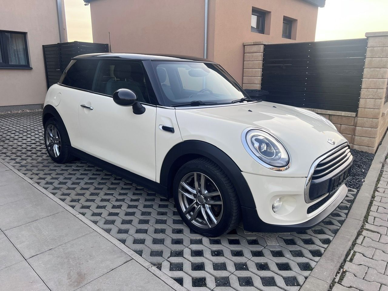 Mini One, 1,5 nafta 85 kW AUT Panorama - fotka 3