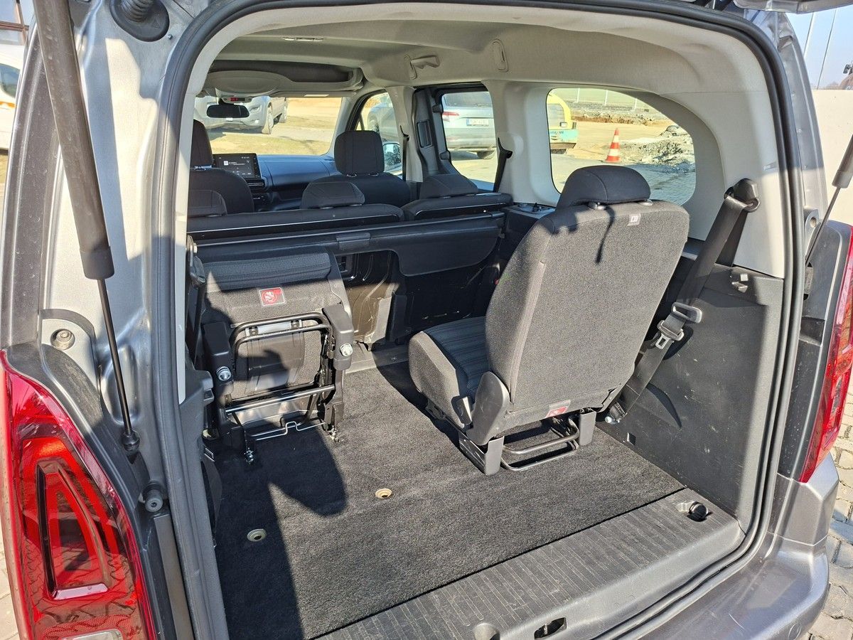 Opel Combo, LIFE XL 1,2T 130k EAT8 7.Míst - fotka 6