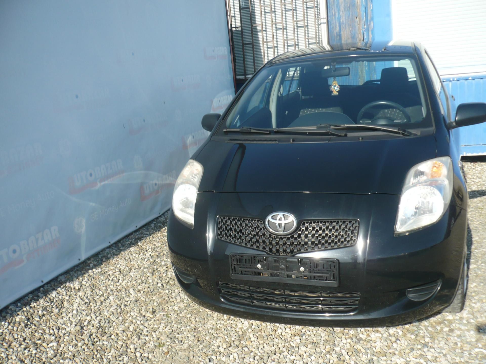Toyota Yaris, 1.0i 51Kw Klimatizace - fotka 2