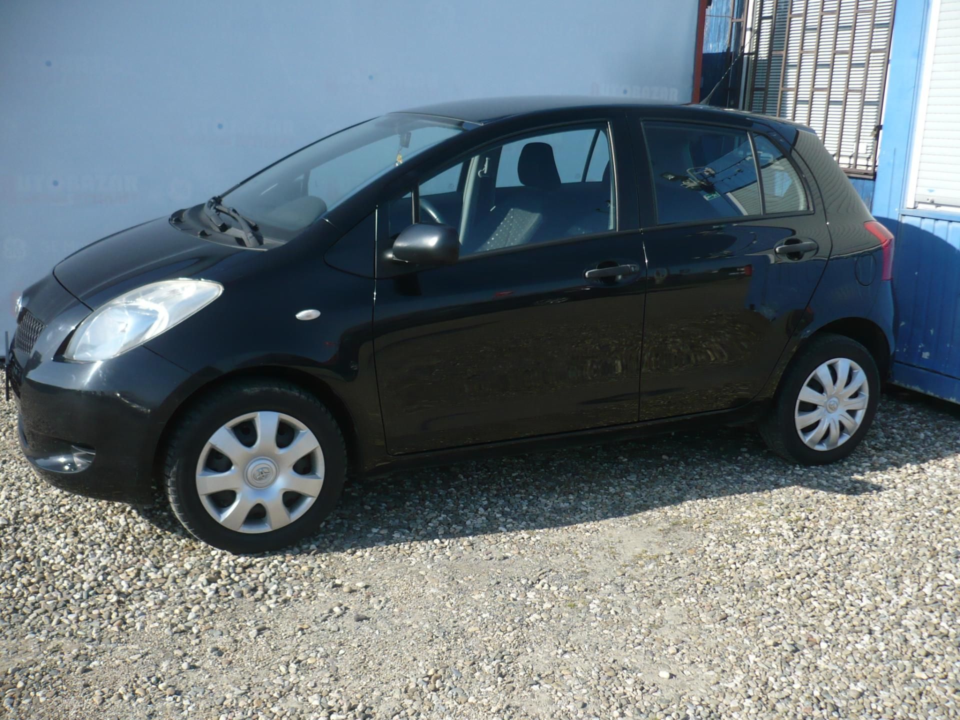 Toyota Yaris, 1.0i 51Kw Klimatizace - fotka 3