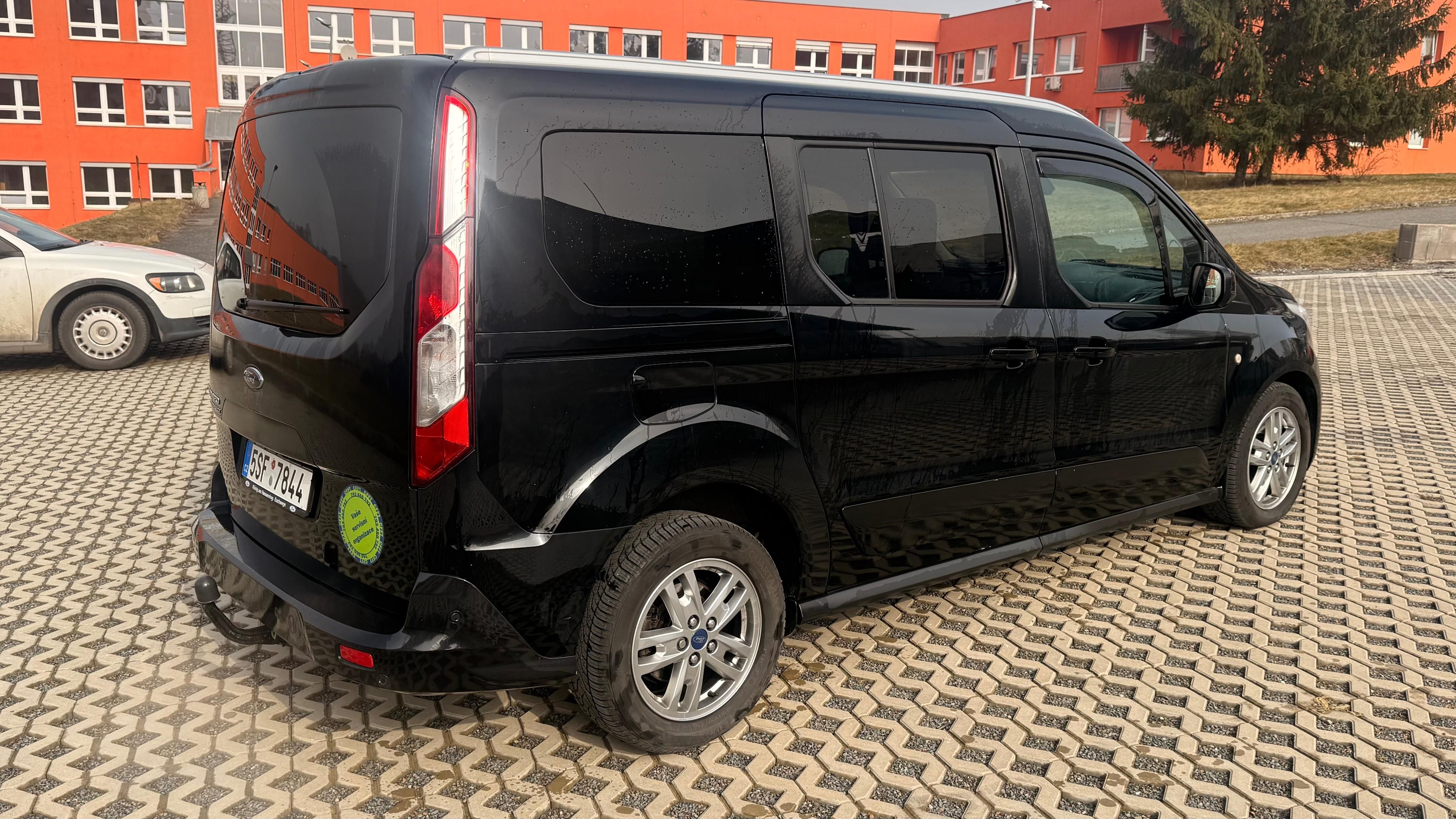 Ford Tourneo Connect, Titanium, 7 míst, 1.5TDCI 88kW - fotka 5