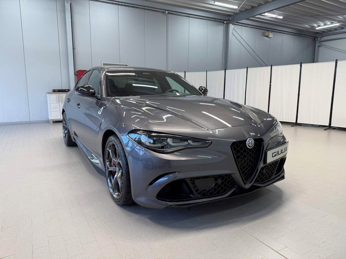 Alfa Romeo Giulia, Quadrifoglio 2.9 V6 BiTurbo 52 - fotka 6