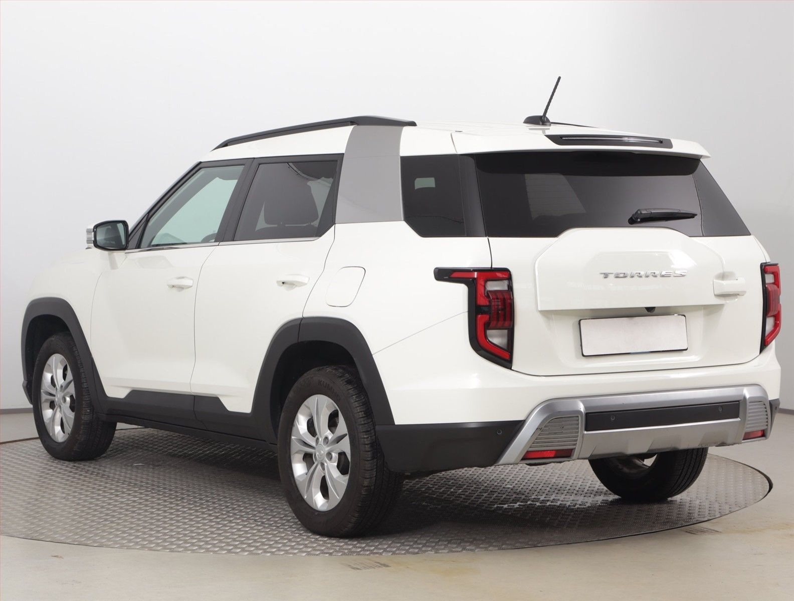 SsangYong Torres, 1.5 T-GDI, Club, Automat - fotka 4