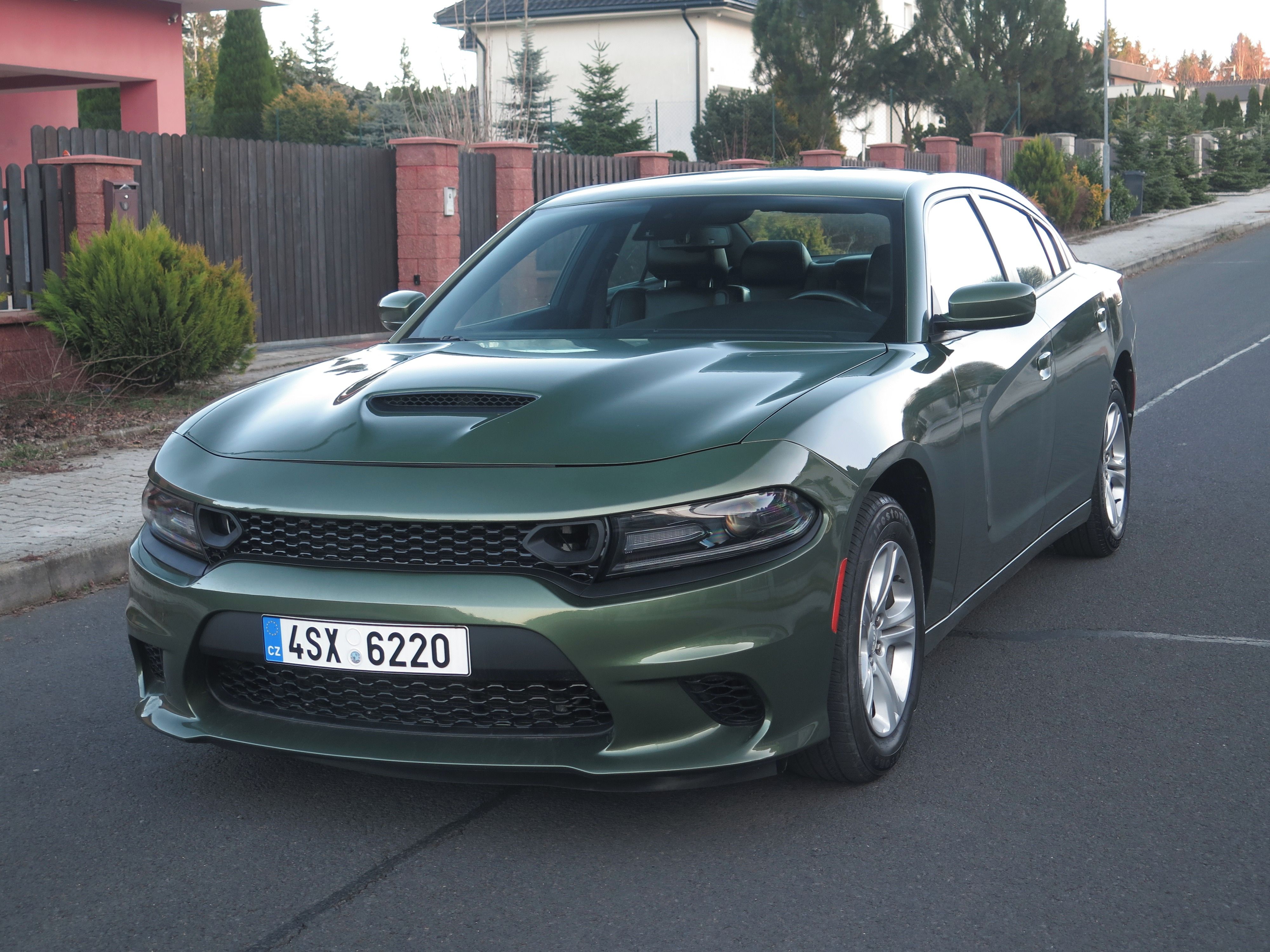 Dodge Charger, 3.6 V6 2020 - DPH - SRT vzhled - fotka 4